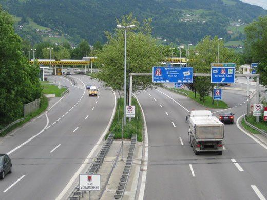 Landesrettungskommandant: Rotes Kreuz kann "in sehr kurzer Zeit Hundertschaft organisieren". Landesrettungskommandant: Rotes Kreuz kann "in sehr kurzer Zeit Hundertschaft organisieren".