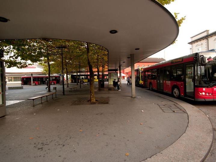 Der Gemeindeverband "Personennahverkehr Unteres Rheintal" muss herbe Kritik der Prüfer einstecken.