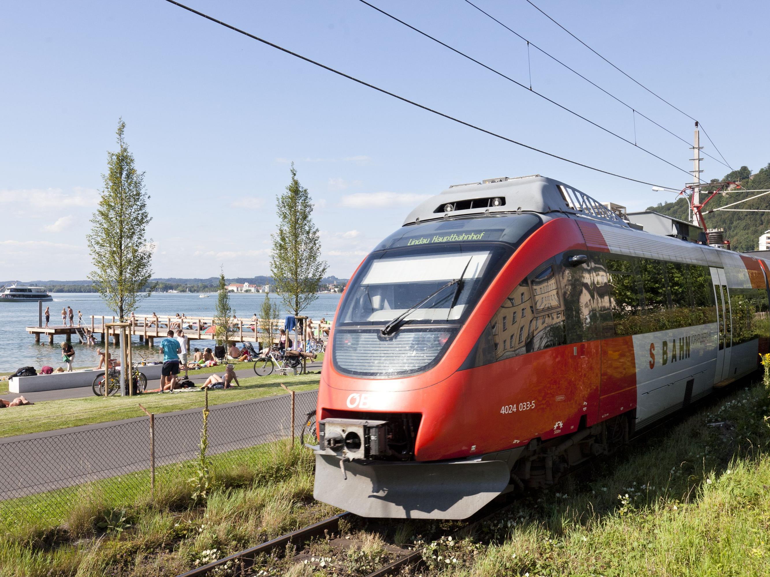 Landesrat Rauch: "Auch zur Hauptverkehrszeit möglichst komfortabel und ohne Stress im Zug unterwegs."