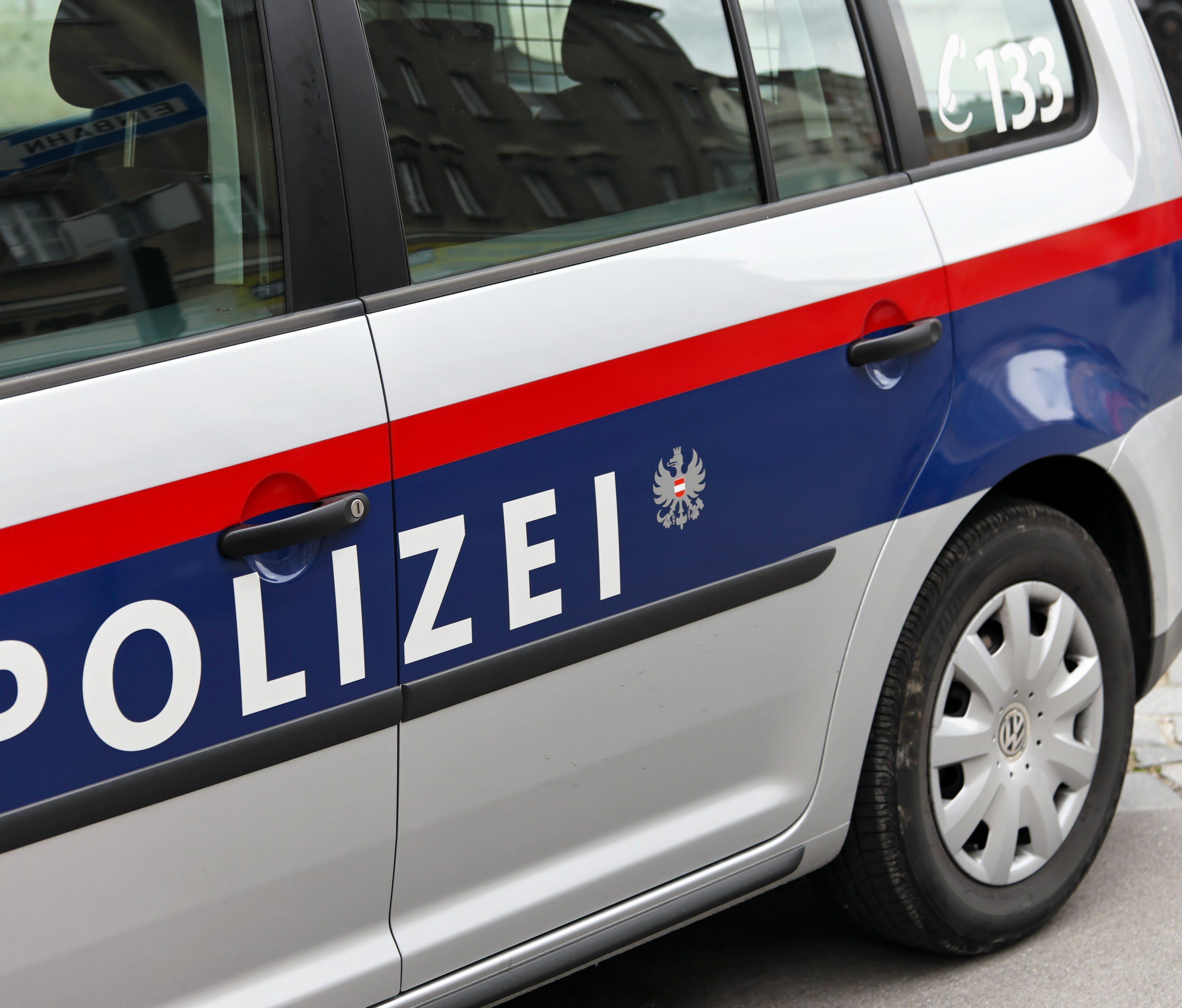 Von der Sonne geblendet: Pkw-Kollision in Lauterach. Von der Sonne geblendet: Pkw-Kollision in Lauterach.