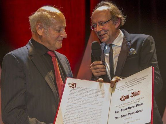 46. Russ-Preis an Ausbildungs-Experten Egon Blum verliehen. 46. Russ-Preis an Ausbildungs-Experten Egon Blum verliehen.