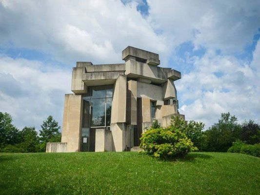 Die Wotrubakirche gehört zu den berühmtesten Sehenswürdigkeiten in Liesing. Die Wotrubakirche gehört zu den berühmtesten Sehenswürdigkeiten in Liesing.