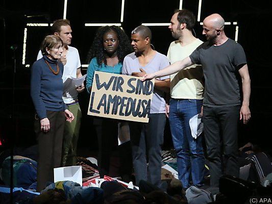 Flüchtlingskatastrophe vor Lampedusa inspirierte Jelinek zu dem Stück Flüchtlingskatastrophe vor Lampedusa inspirierte Jelinek zu dem Stück