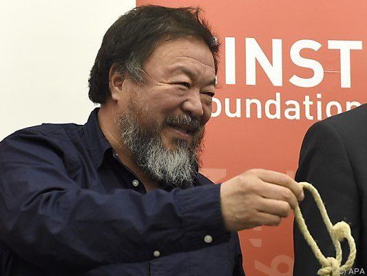 Der chinesische Künstler lässt derzeit weltweit Legosteine sammeln Der chinesische Künstler lässt derzeit weltweit Legosteine sammeln