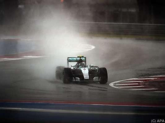 Rosberg kam mit dem Regen im verkürzten Qualifying am besten zurecht