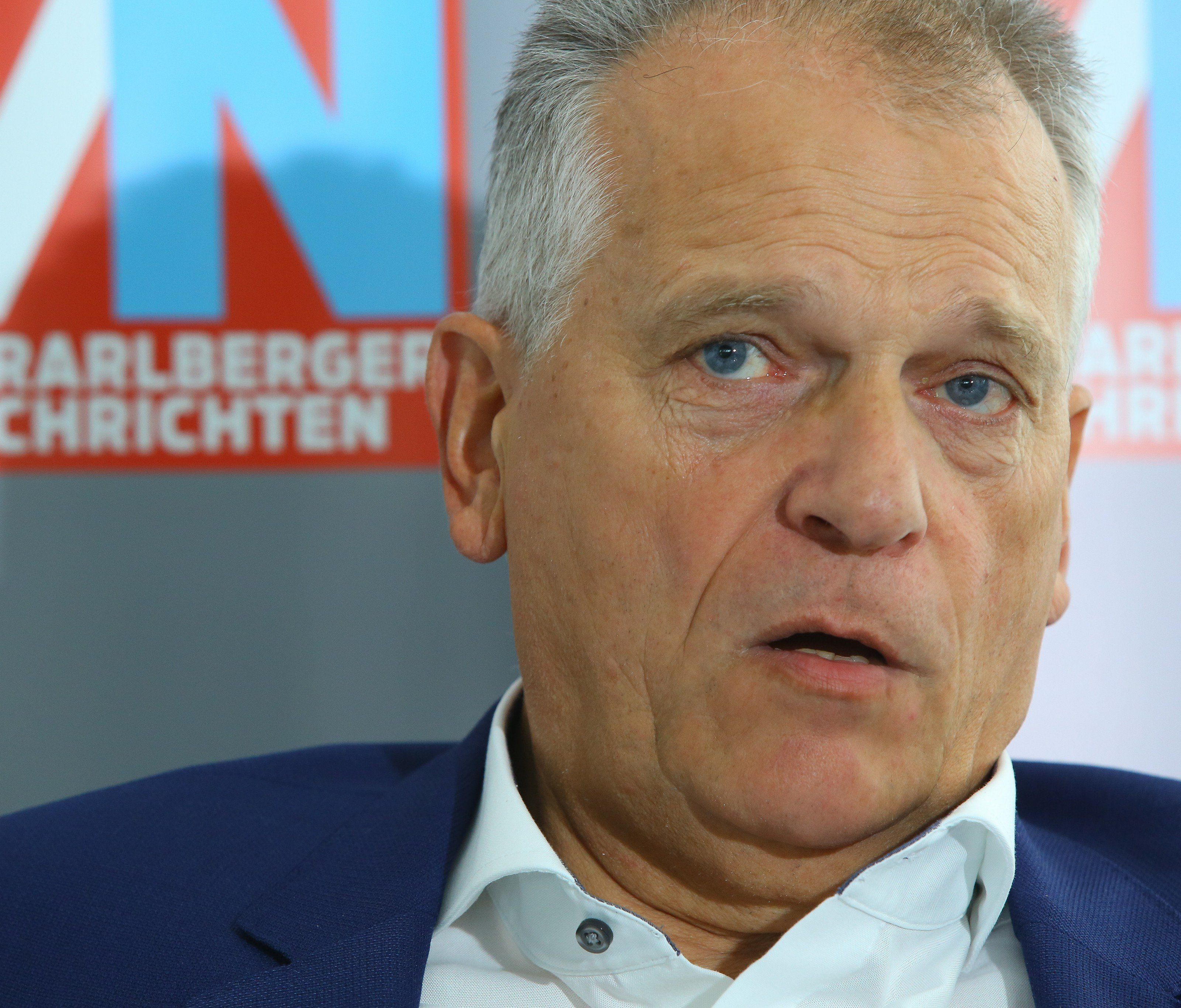 Soll der Parlamentarismus in die digitale Zeit geführt werden? Soll der Parlamentarismus in die digitale Zeit geführt werden?