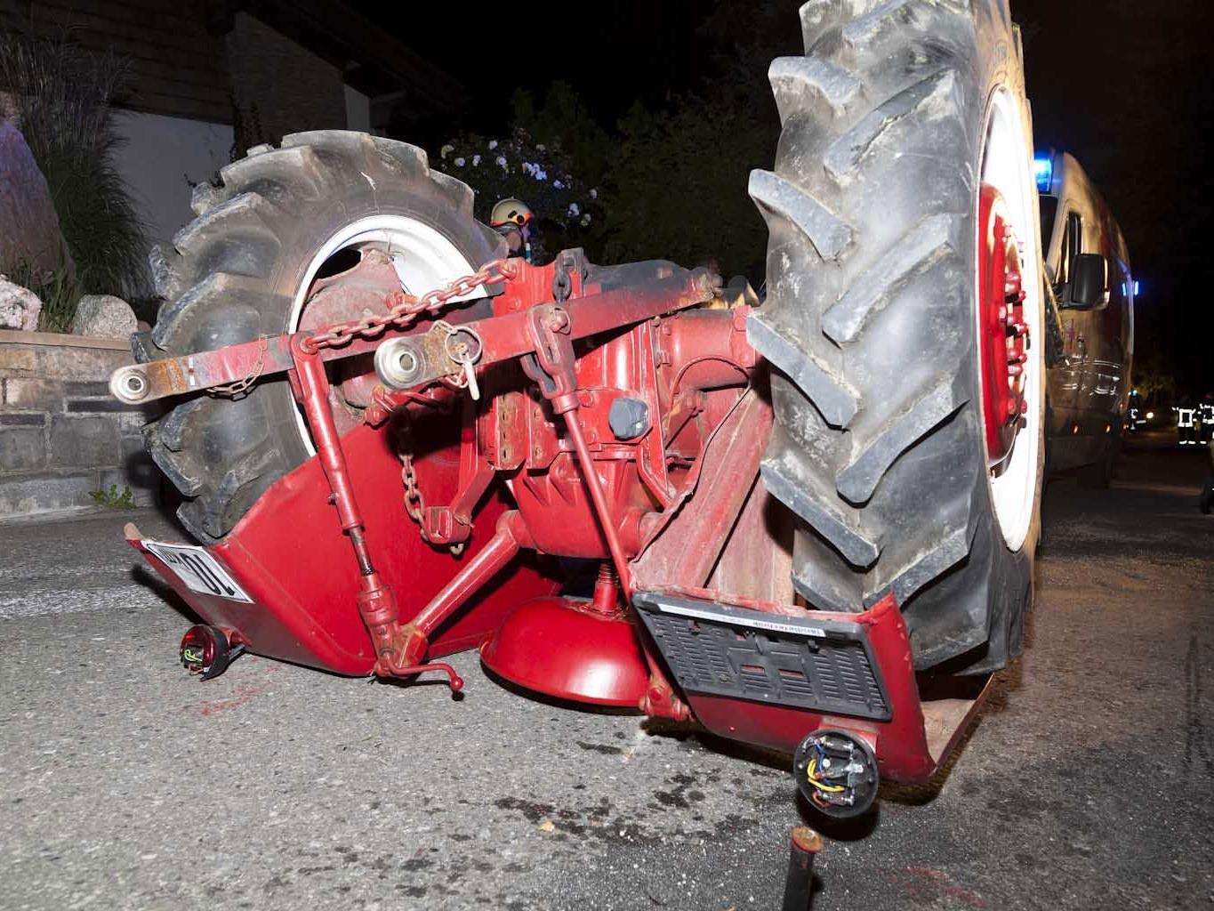 Traktor-Überschlag in Götzis: 39-Jähriger erleidet schwere Verletzungen.