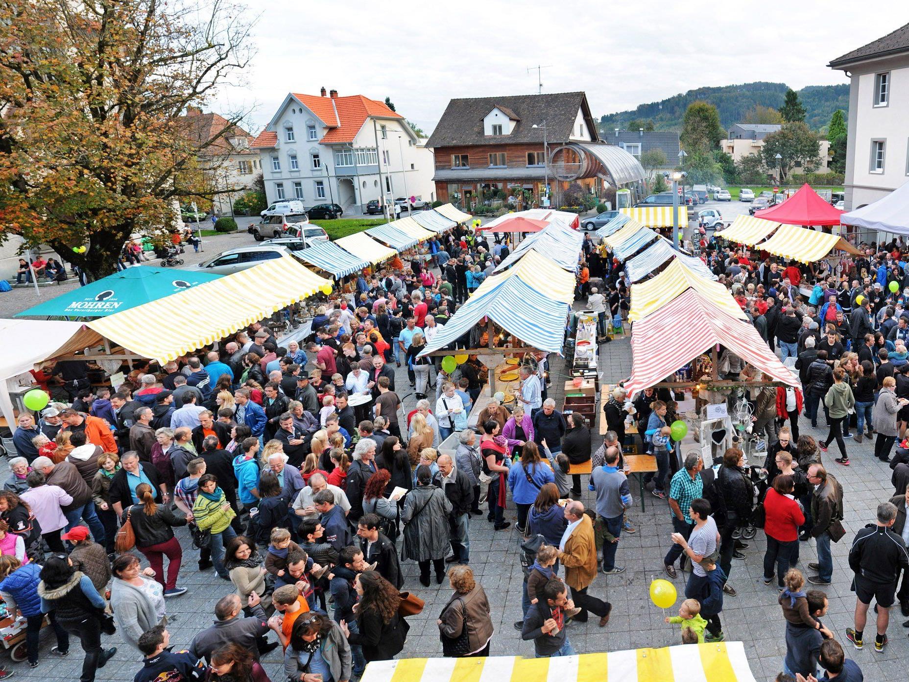 Der Abendmarkt auf dem Höchster Kirchplatz bietet am Samstag, den 10. Oktober, wieder eine große Auswahl