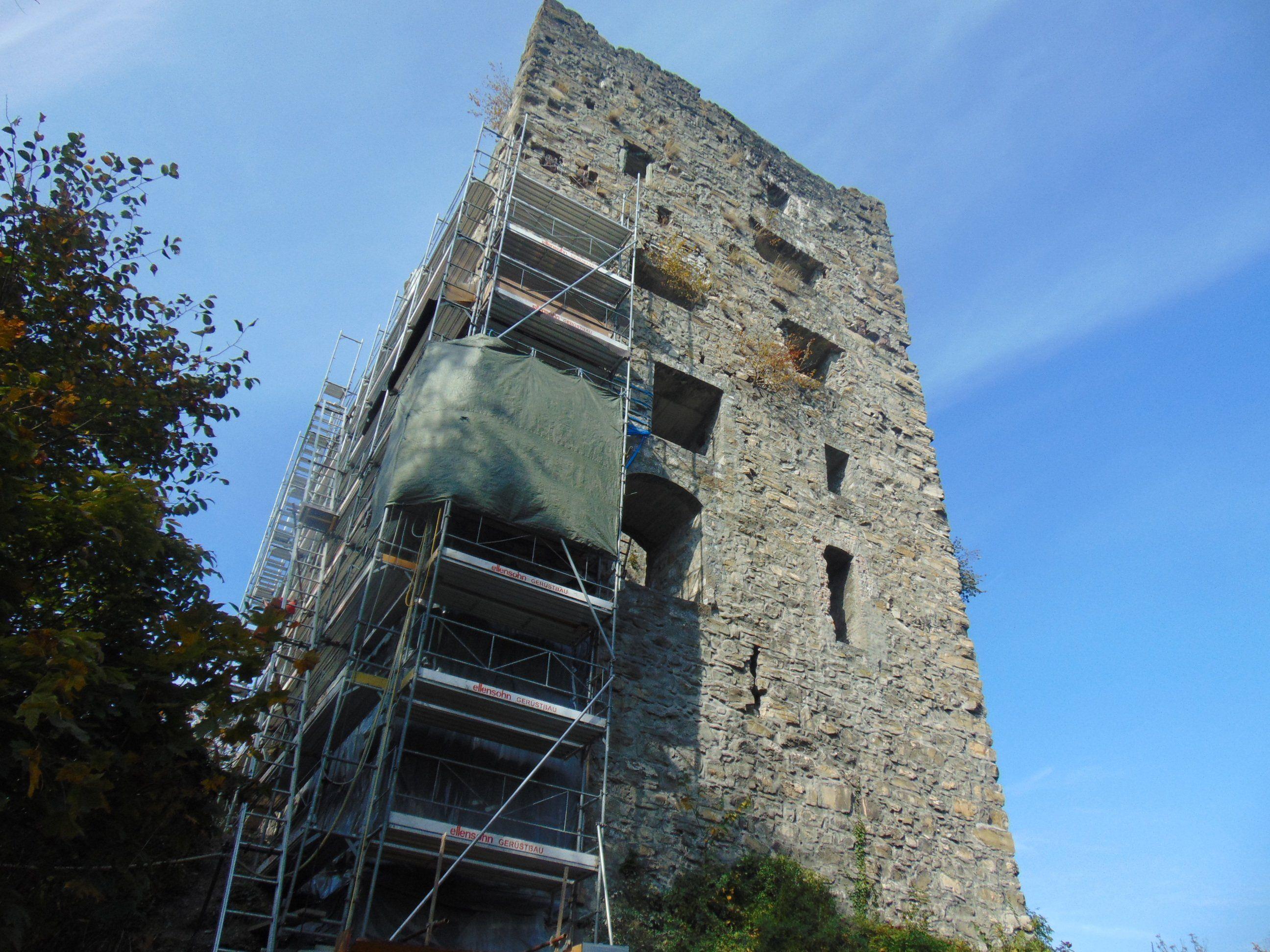 Die Sanierungen der Burg Montfort laufen