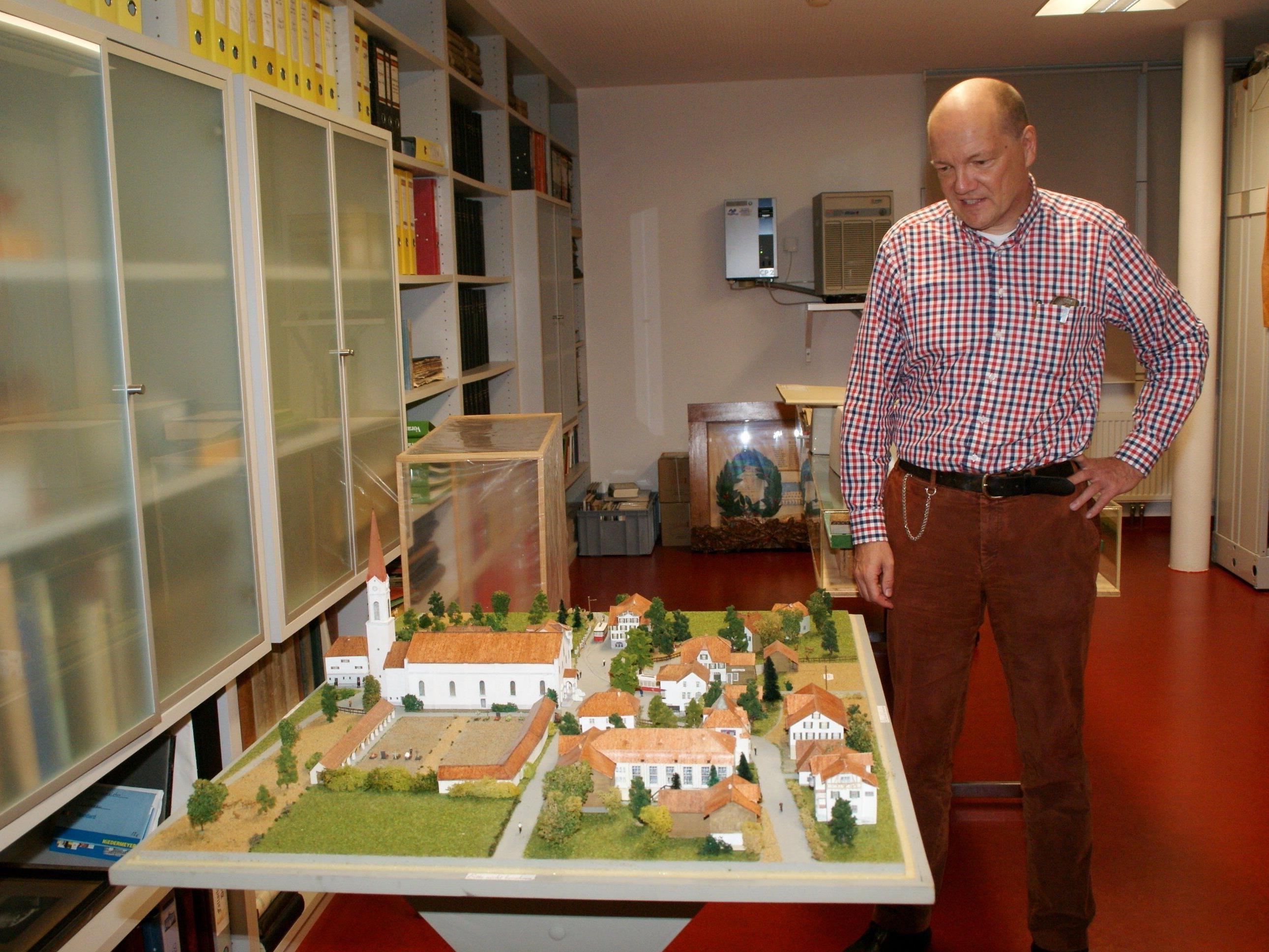Archivar Wolfgang Scheffknecht erzählte über die Geschichte des Reichshofs Lustenau