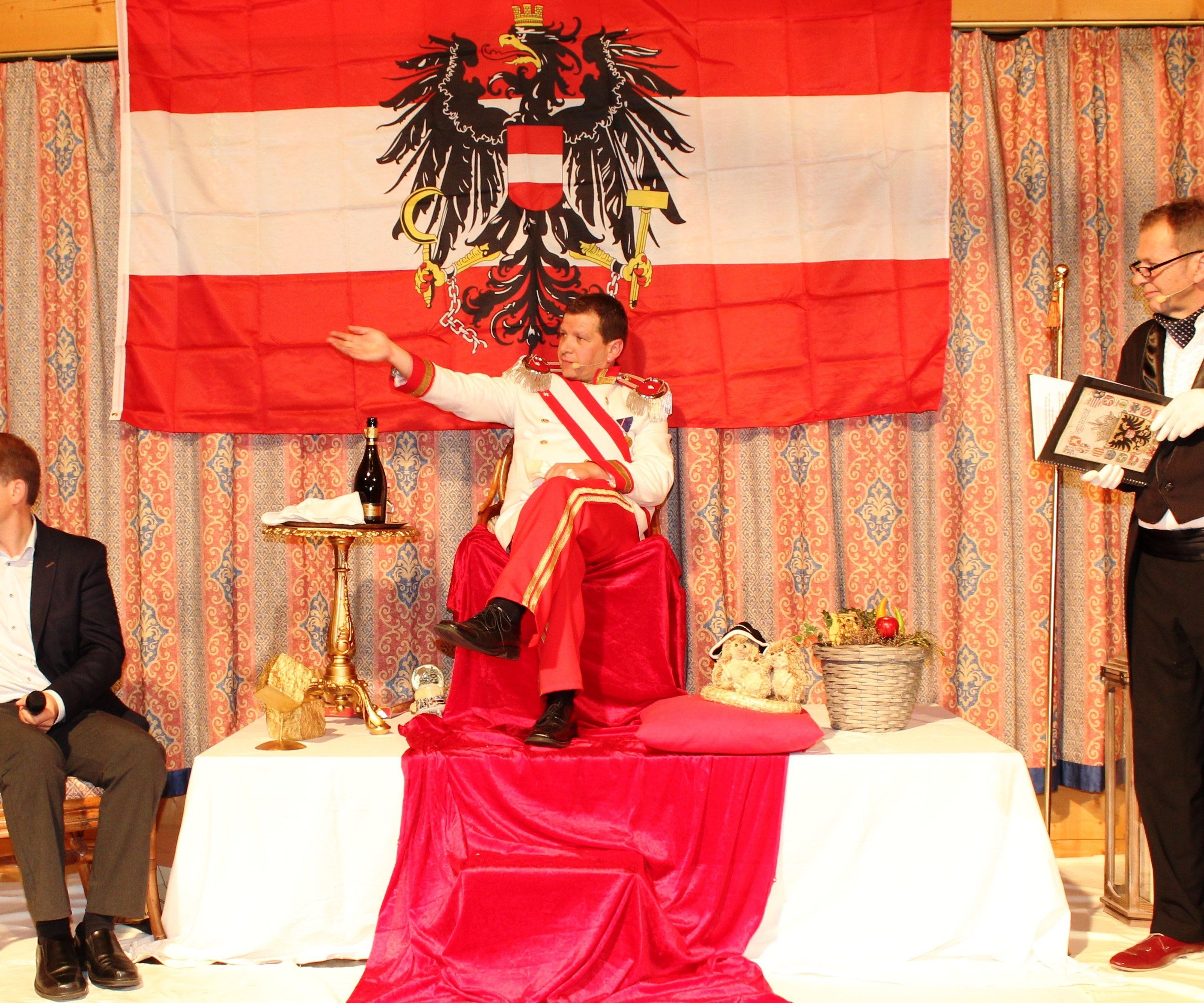 zur 2. Auflage von "Kaiser-Schmarr´n empfängt Kaiser Christian I. wieder Prominente zur Audienz am Muttersberg zur 2. Auflage von "Kaiser-Schmarr´n empfängt Kaiser Christian I. wieder Prominente zur Audienz am Muttersberg
