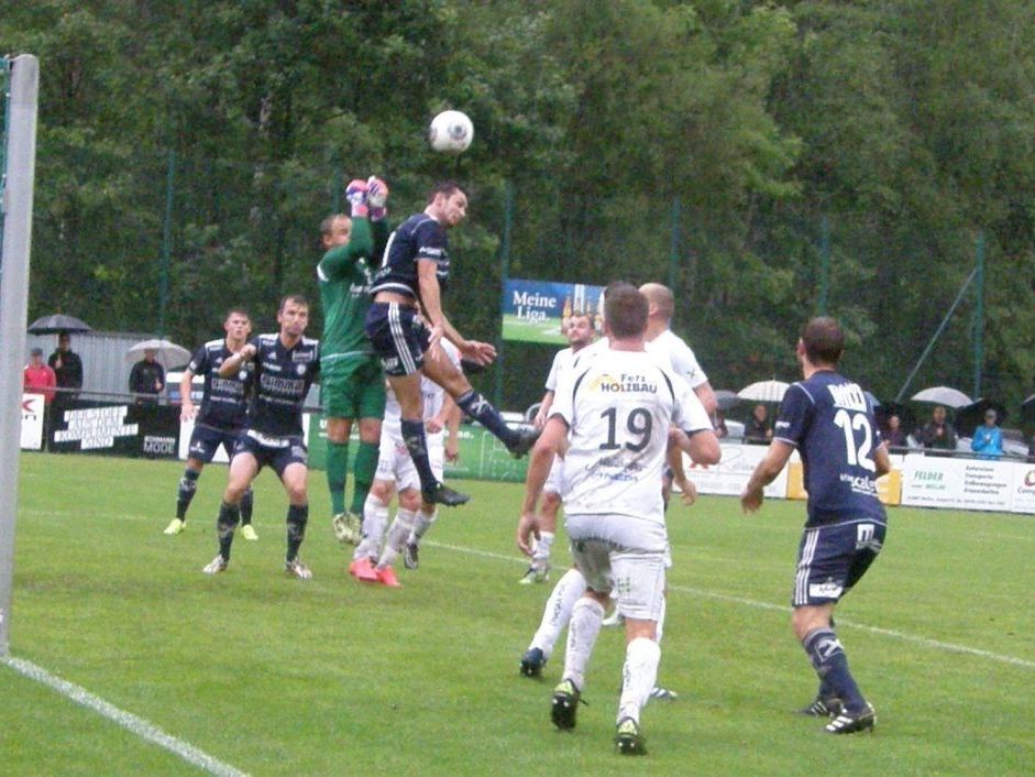 Die Egger Hintermannchaft um Tormann Fabian Fetz möchte gegen Langenegg natürlich nichts anbrennen lassen.