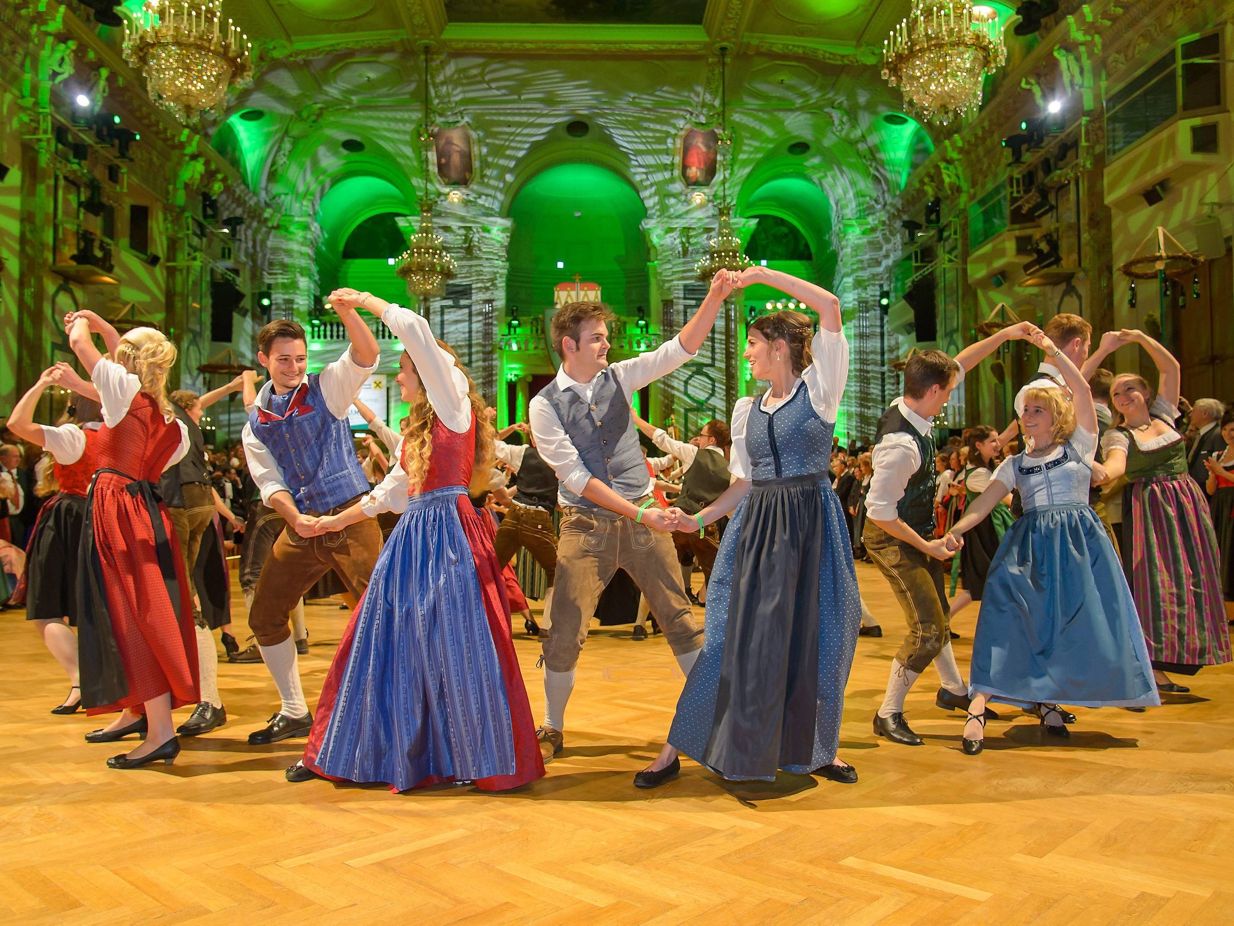 VIENNA.at verlost 2x2 Karten für den Steirerball 2016. VIENNA.at verlost 2x2 Karten für den Steirerball 2016.