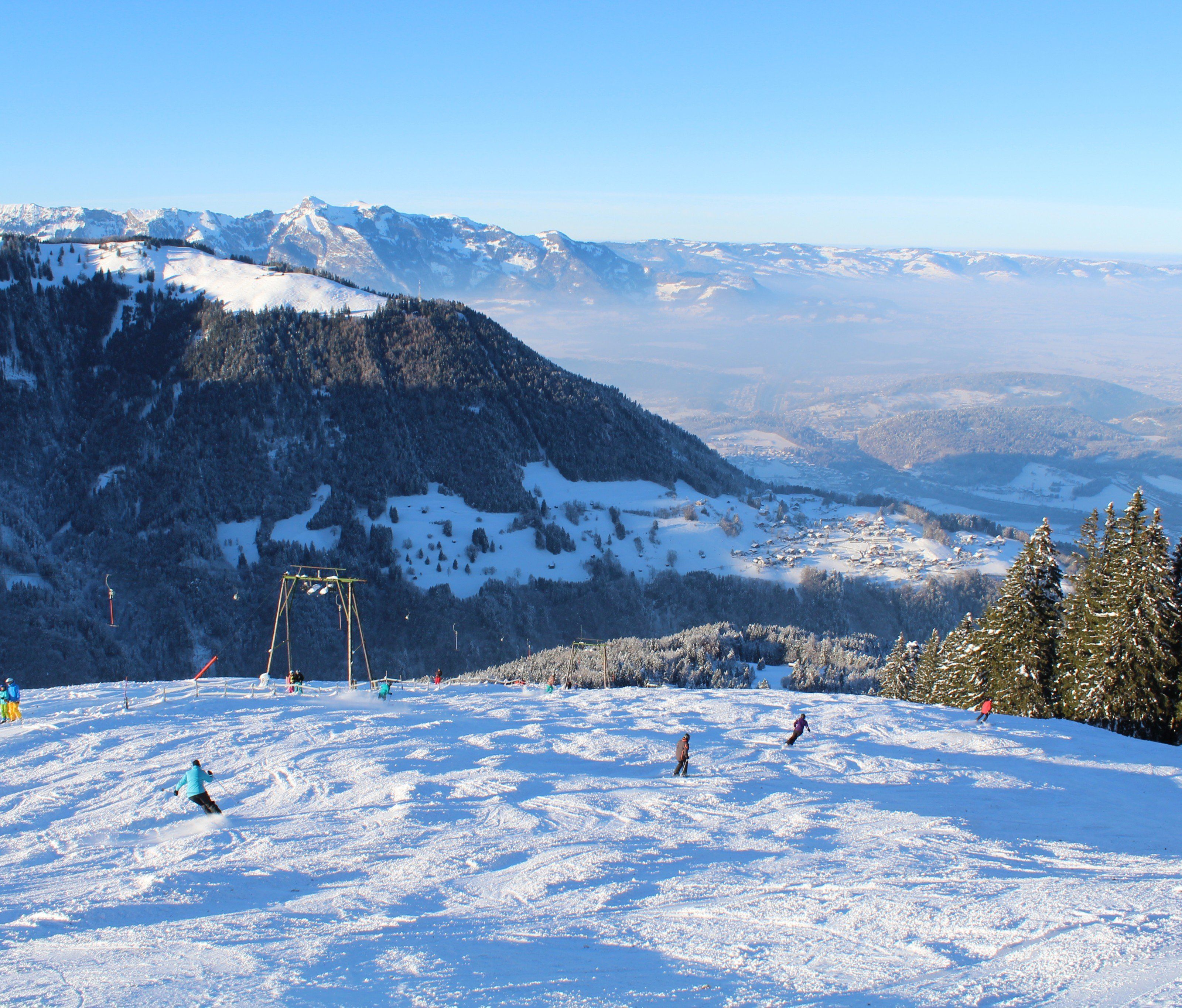 Der Schilift Bazora ist für den kommenden Winter gerüstet. Der Schilift Bazora ist für den kommenden Winter gerüstet.