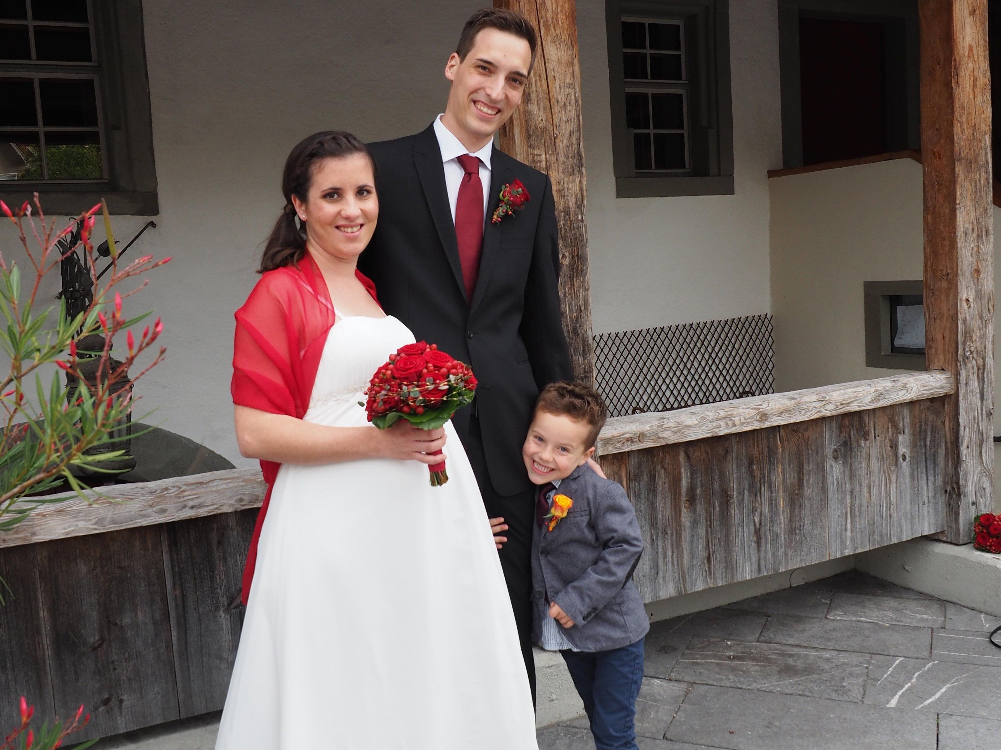 Gratulation dem Hochzeitspaar Julia Küng und Jürgen Egender mit Sohn Niklas.