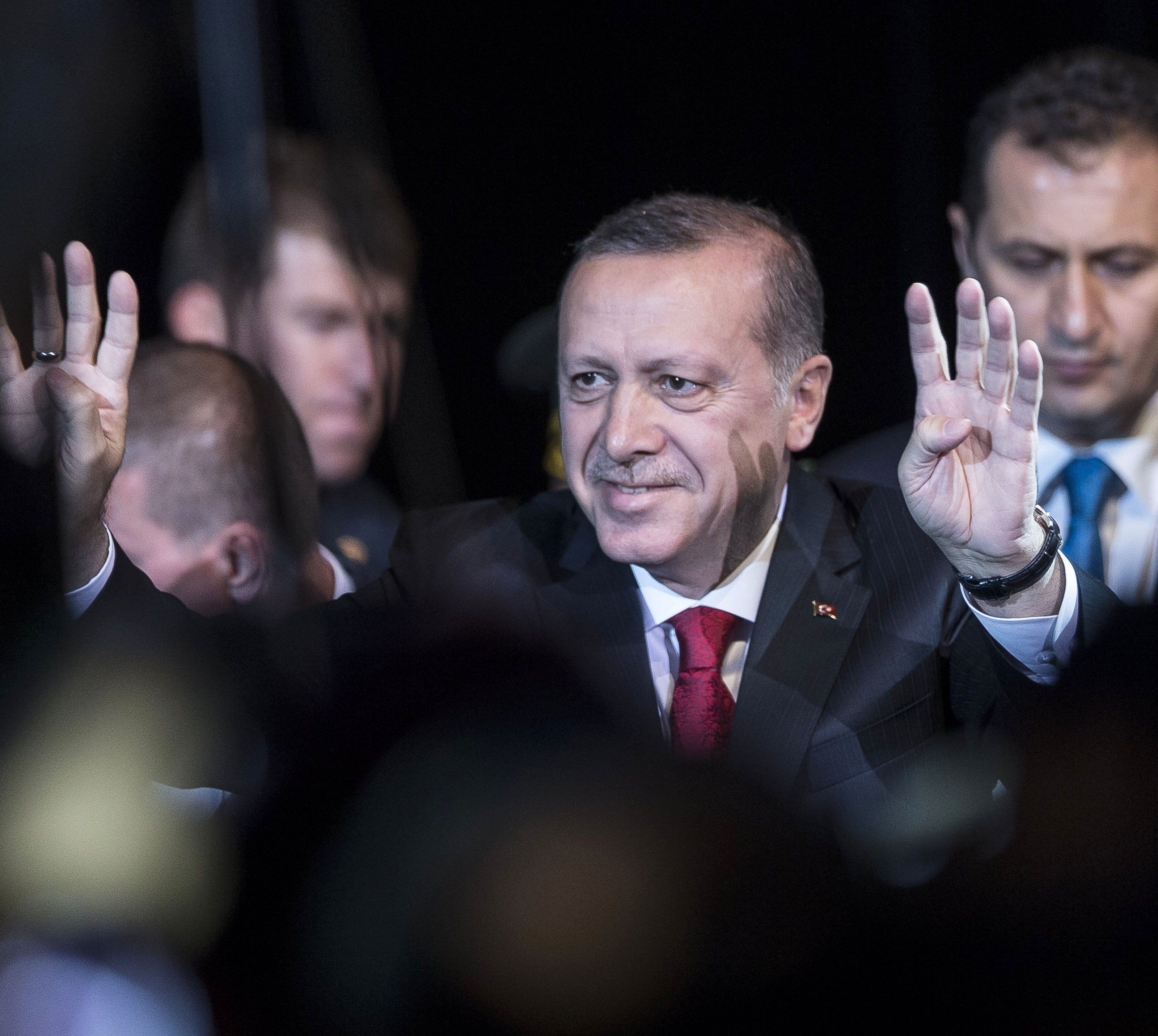 Präsident Erdogan veurteilte am Sonntag in Straßburg die "von der PKK ausgehende Gewalt" im Südosten der Türkei. Präsident Erdogan veurteilte am Sonntag in Straßburg die "von der PKK ausgehende Gewalt" im Südosten der Türkei.