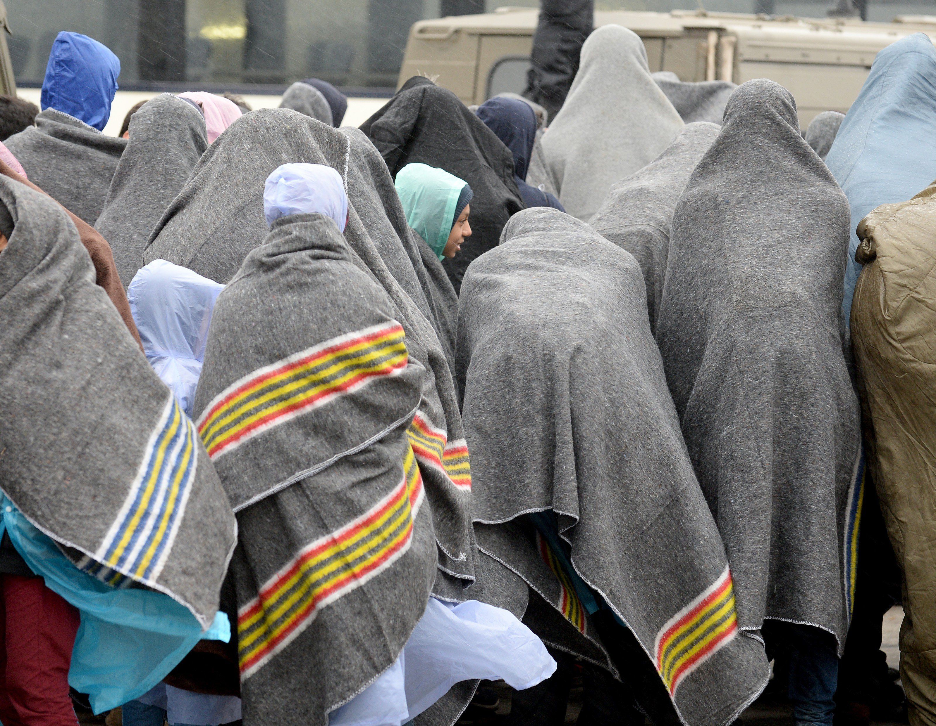 Zivildiener bei Flüchtlingsbetreuung im Einsatz: Gut so? Zivildiener bei Flüchtlingsbetreuung im Einsatz: Gut so?