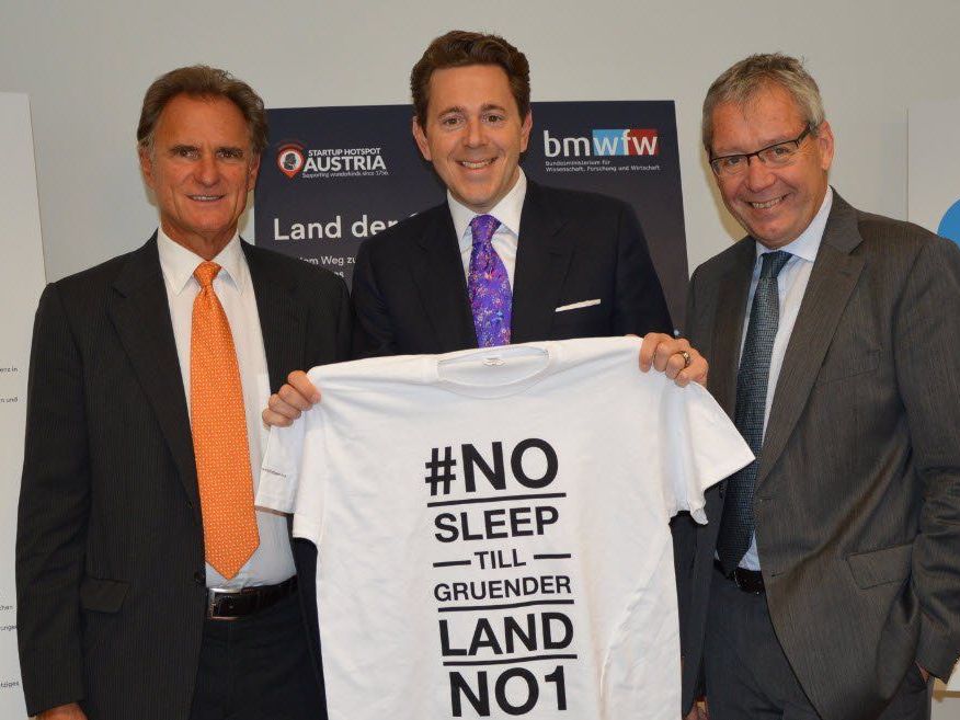 Staatssekretär Harald Mahrer hat heute gemeinsam mit Landesstatthalter Karlheinz Rüdisser und Wirtschaftskammer-Präsident Manfred Rein die neue Strategie "Land der Gründer" im WIFI Dornbirn vorgestellt. Staatssekretär Harald Mahrer hat heute gemeinsam mit Landesstatthalter Karlheinz Rüdisser und Wirtschaftskammer-Präsident Manfred Rein die neue Strategie "Land der Gründer" im WIFI Dornbirn vorgestellt.