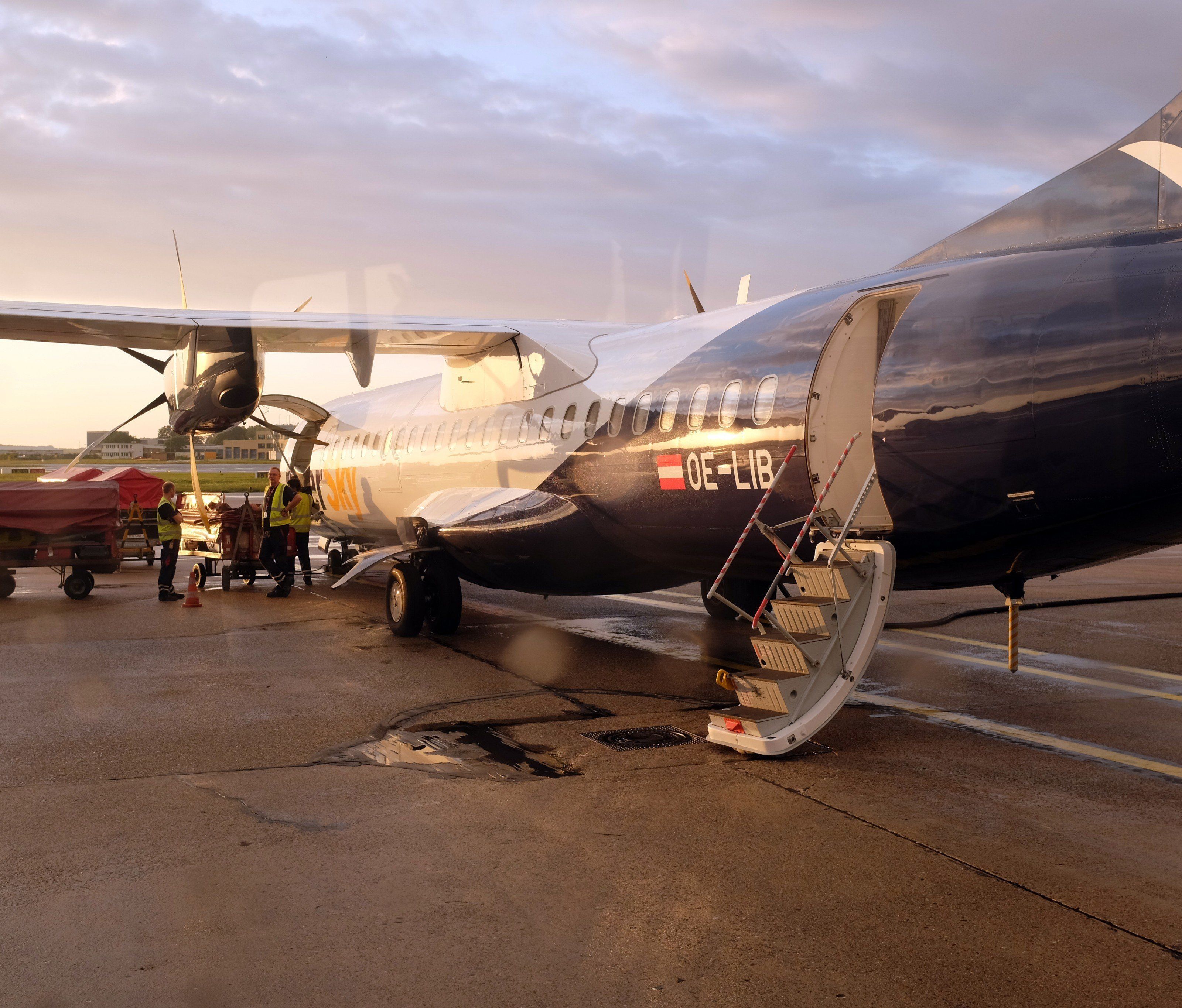 Nach nur einem Monat wird die Verbindung nach Köln/Bonn unter der Woche wieder eingestellt. Nach nur einem Monat wird die Verbindung nach Köln/Bonn unter der Woche wieder eingestellt.