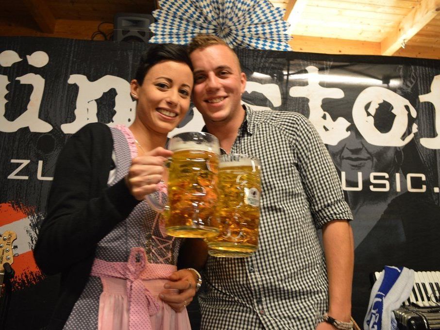 Das frisch gekürte Lustenauer Trachtenpärchen freut sich auf ein aufregendes Jahr Das frisch gekürte Lustenauer Trachtenpärchen freut sich auf ein aufregendes Jahr