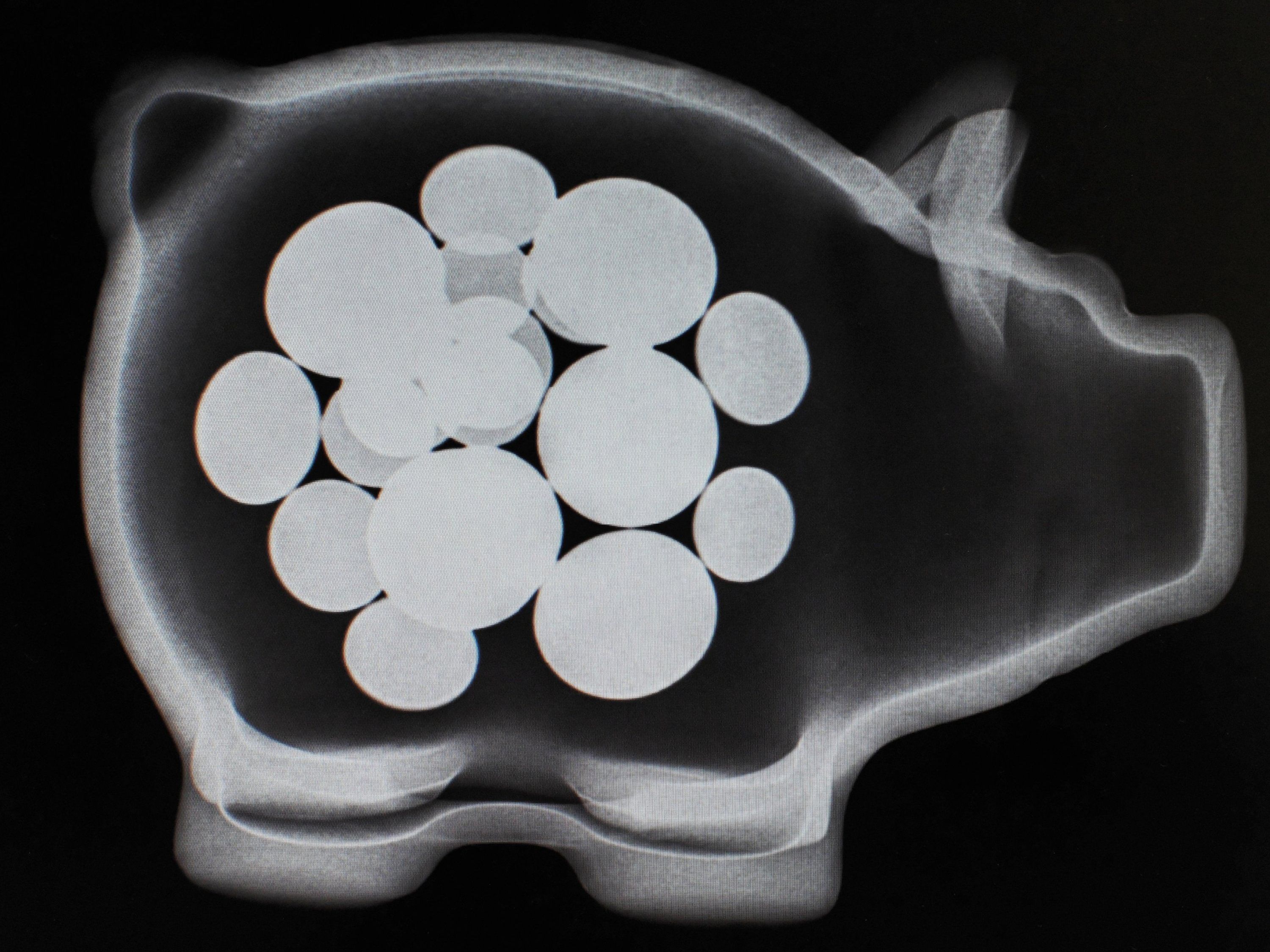 Niedrige Zinsen: Zufriedenheit mit Sparleistung auf Tiefststand. Niedrige Zinsen: Zufriedenheit mit Sparleistung auf Tiefststand.