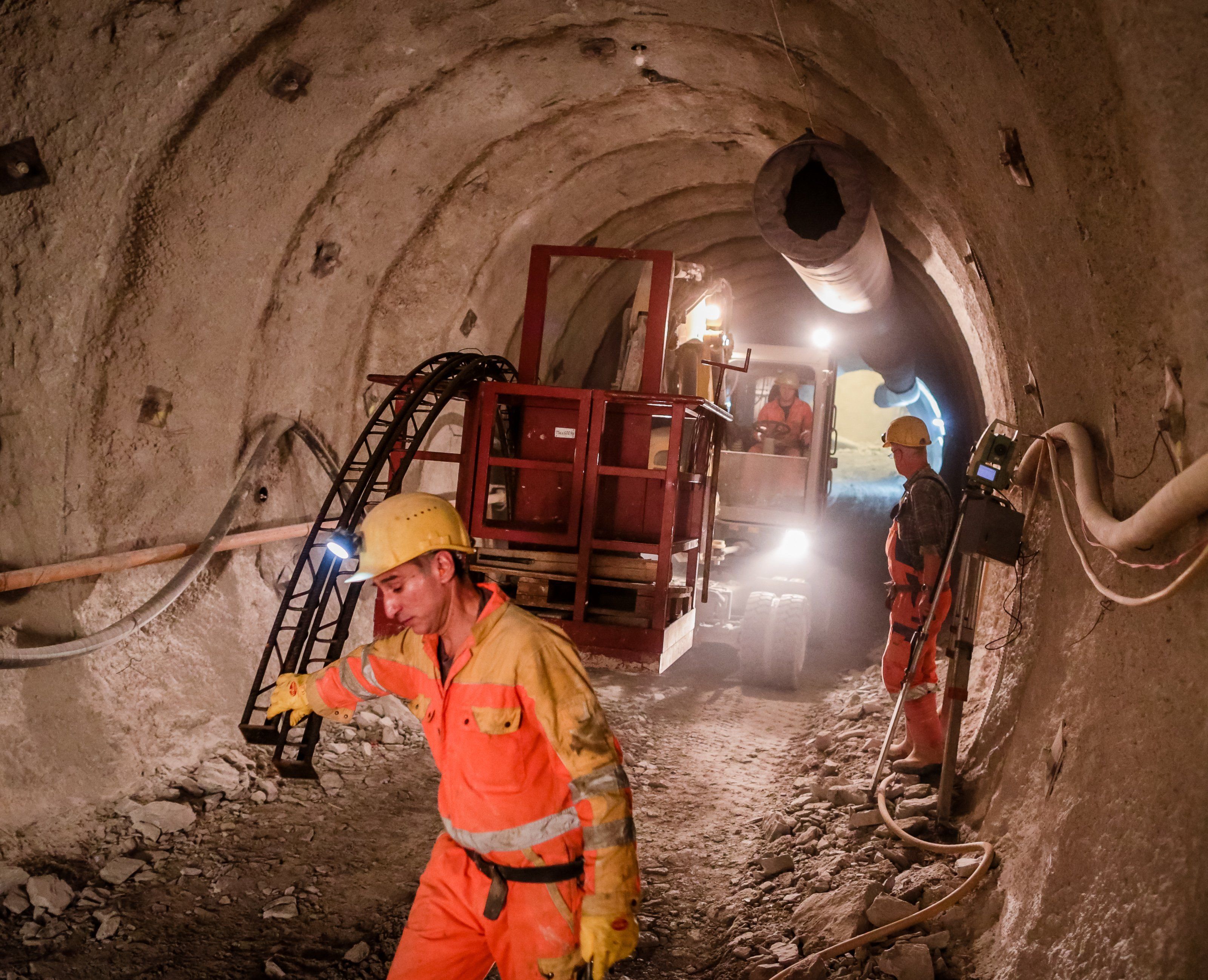 Die Bauarbeiten im Arlbergtunnel liegen im Zeitplan. Die Bauarbeiten im Arlbergtunnel liegen im Zeitplan.