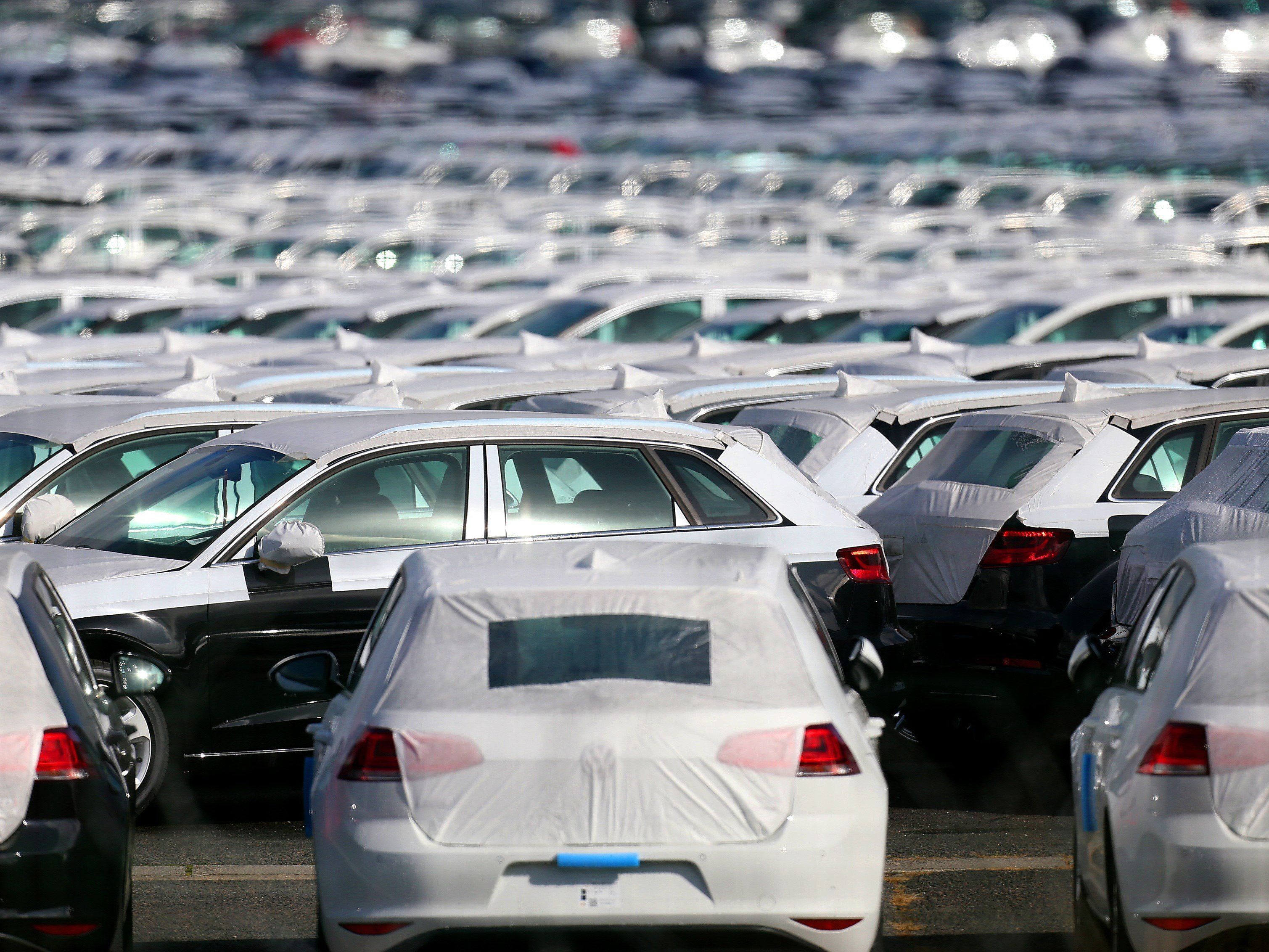 Für VW entwickelt sich der Abgas-Skandal immer mehr zur Katastrophe. Für VW entwickelt sich der Abgas-Skandal immer mehr zur Katastrophe.