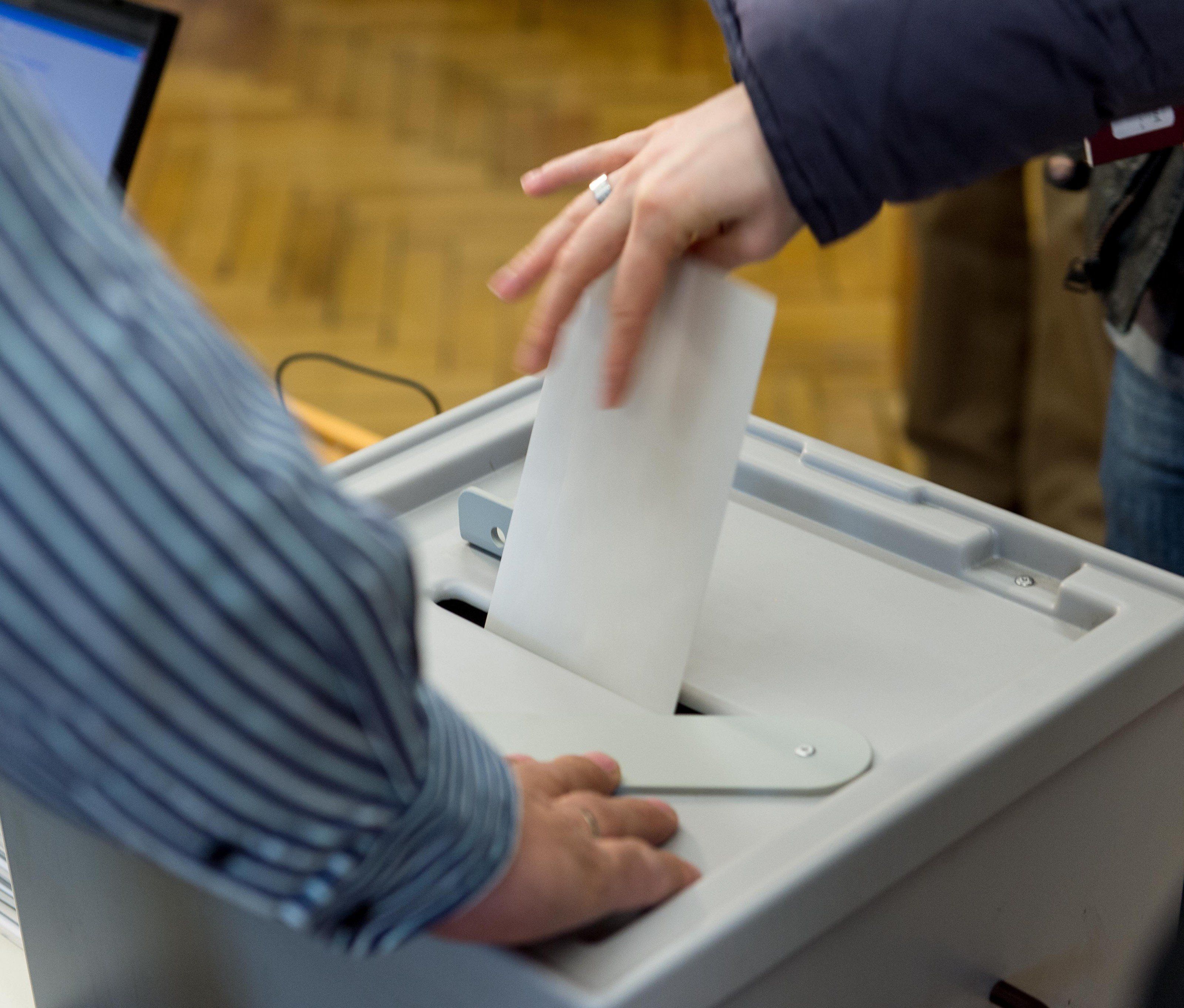 Ermittlungen gegen zwei Beamte in Hohenems - Entscheidung in einem Monat erwartet. Ermittlungen gegen zwei Beamte in Hohenems - Entscheidung in einem Monat erwartet.
