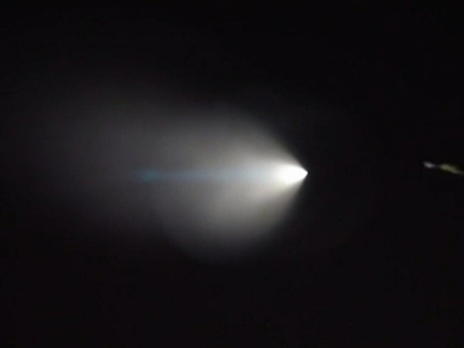 Das vermeintliche UFO am Himmel über Los Angeles.