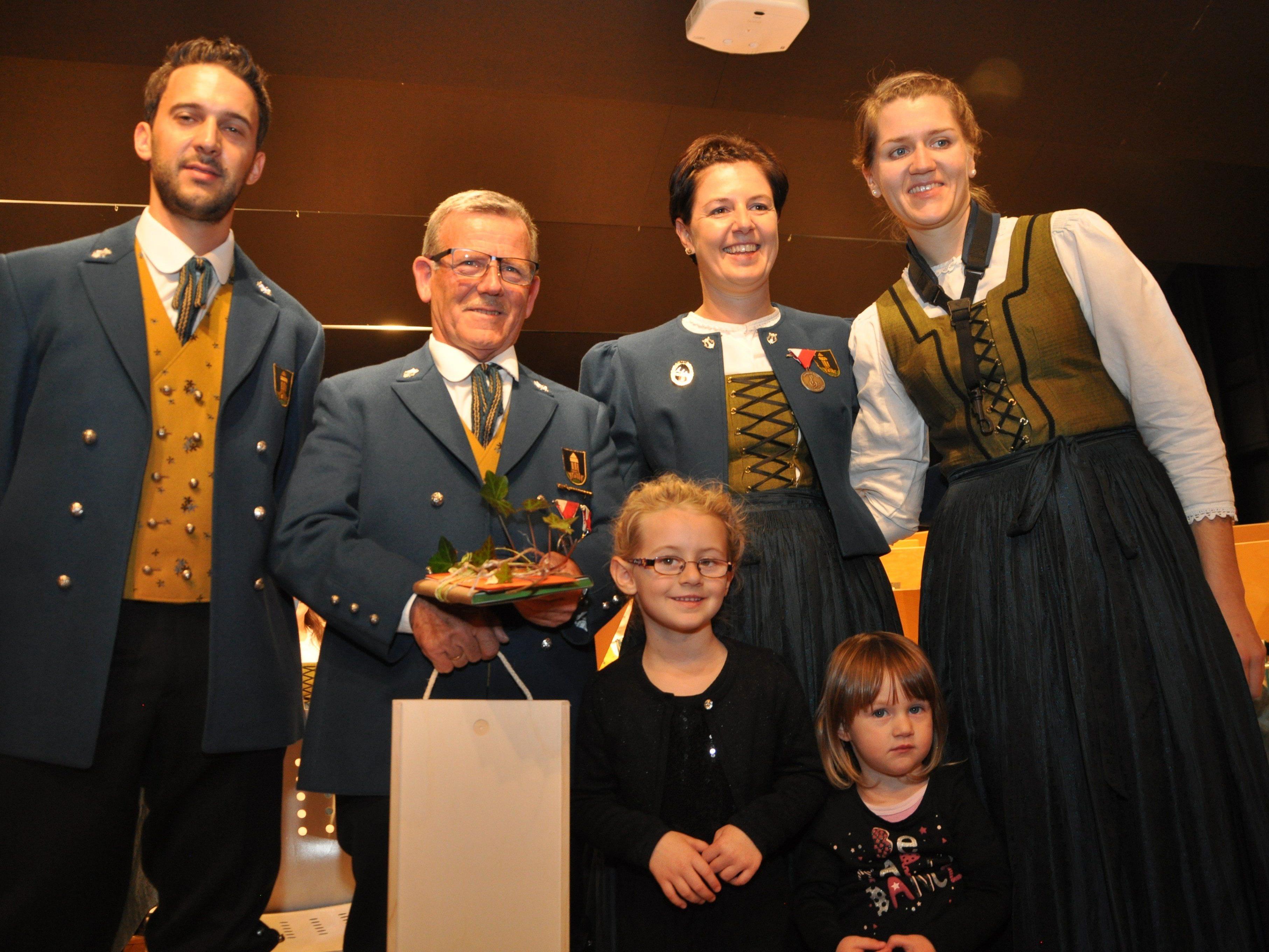 Dietmar Halbeisen und Manuela Vonbun wurden für ihre großen Verdienste um die Bürgermusik Klaus geehrt