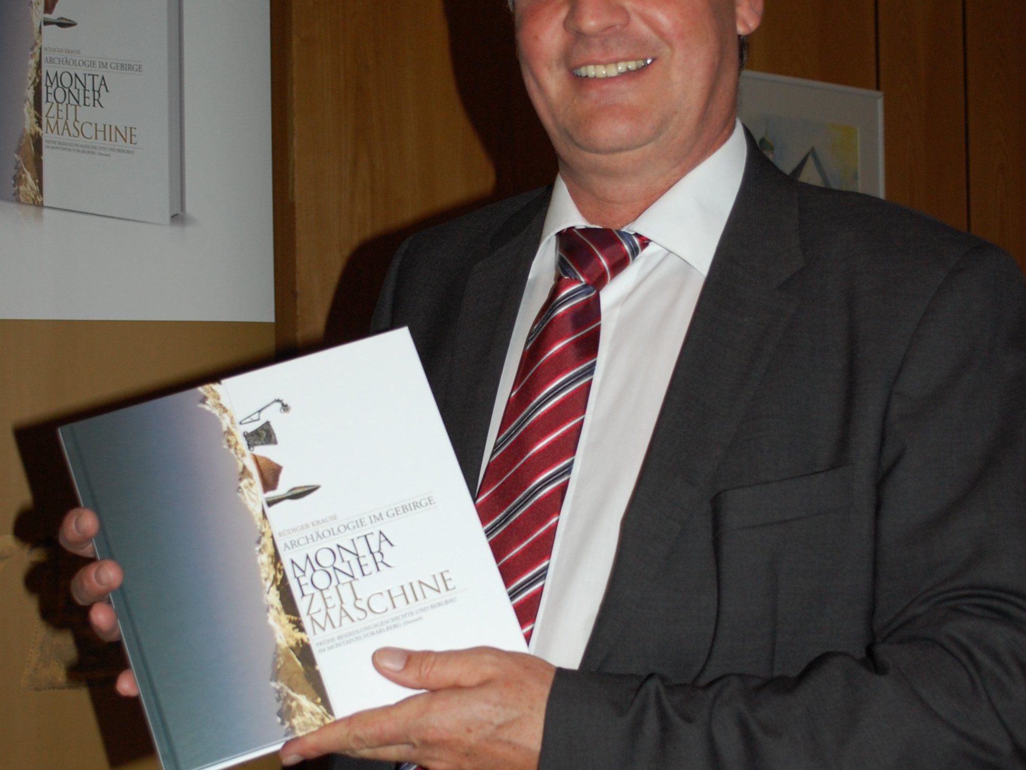 Zahlreiche Zuhörer waren zu der interessanten Buchpräsentation von Rüdiger Krause erschienen. Zahlreiche Zuhörer waren zu der interessanten Buchpräsentation von Rüdiger Krause erschienen.