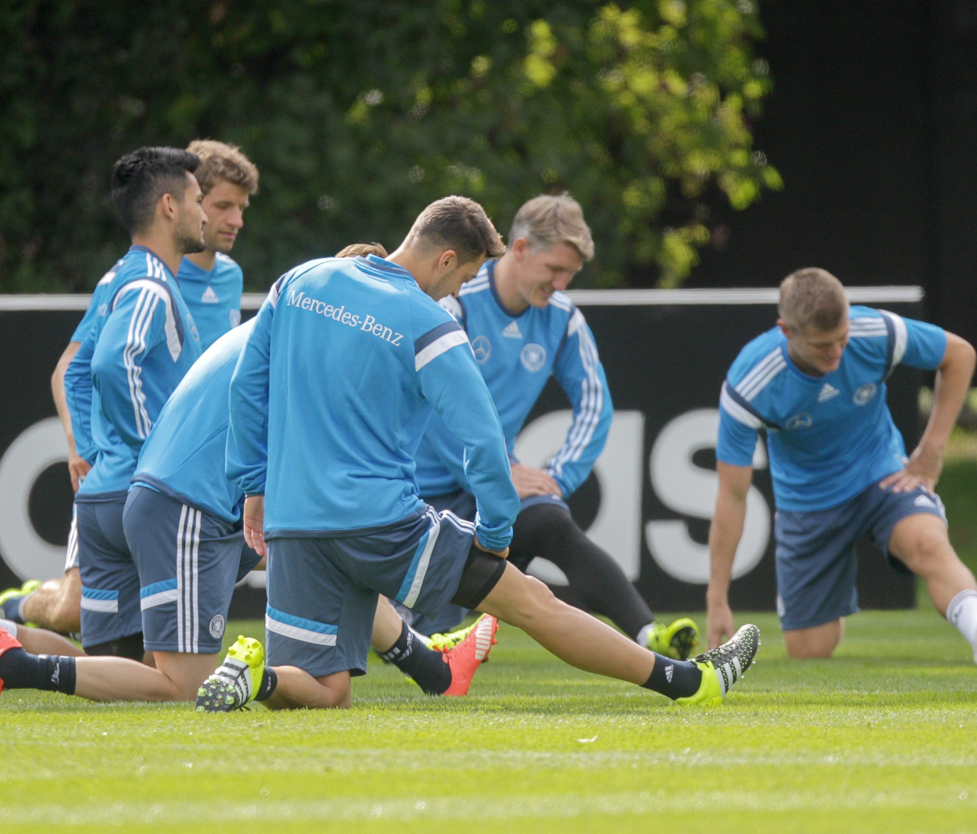 Die DFB-Auswahl wird wieder ins Trainingslager in der Schweiz einrücken. Die DFB-Auswahl wird wieder ins Trainingslager in der Schweiz einrücken.