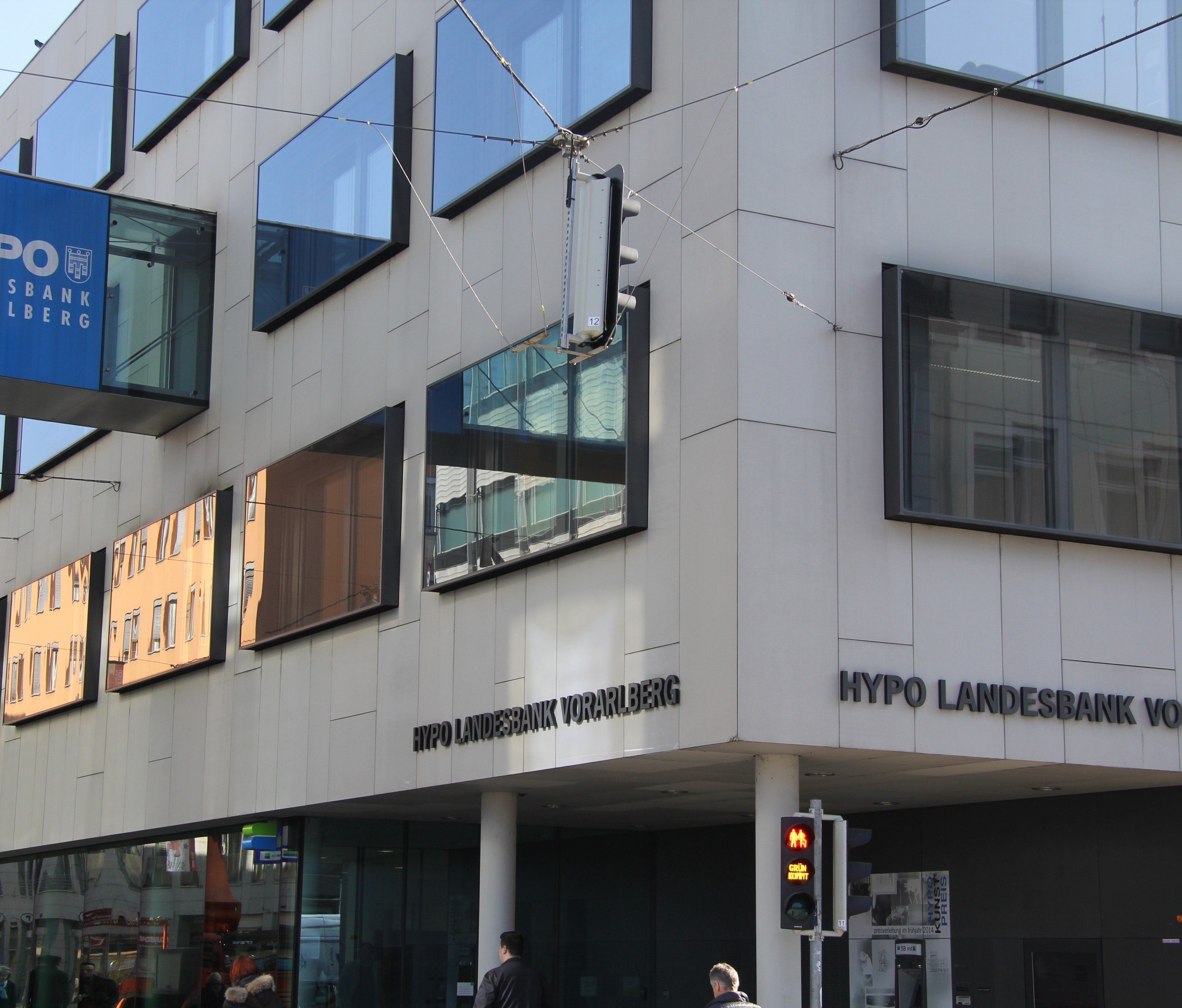 Die Hypo Landesbank hat sich Geld über eine Anleihe geholt. Die Hypo Landesbank hat sich Geld über eine Anleihe geholt.