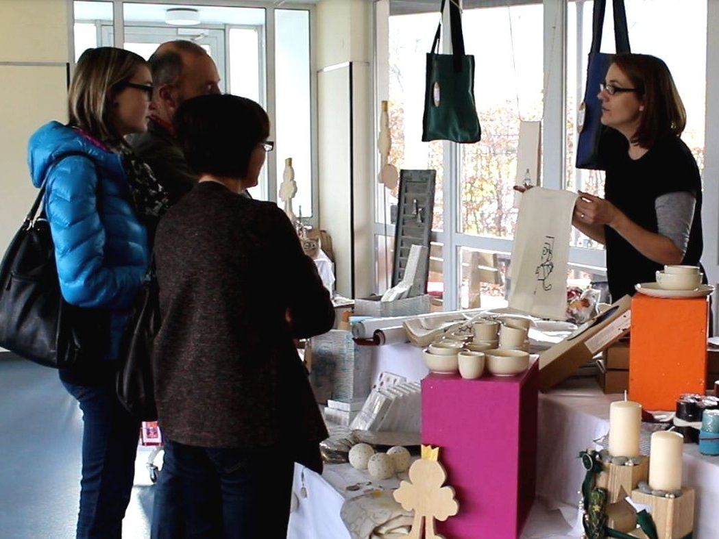 Großes Interesse am Kreativmarkt in der Lebenshilfe Werkstätte Frastanz. Großes Interesse am Kreativmarkt in der Lebenshilfe Werkstätte Frastanz.