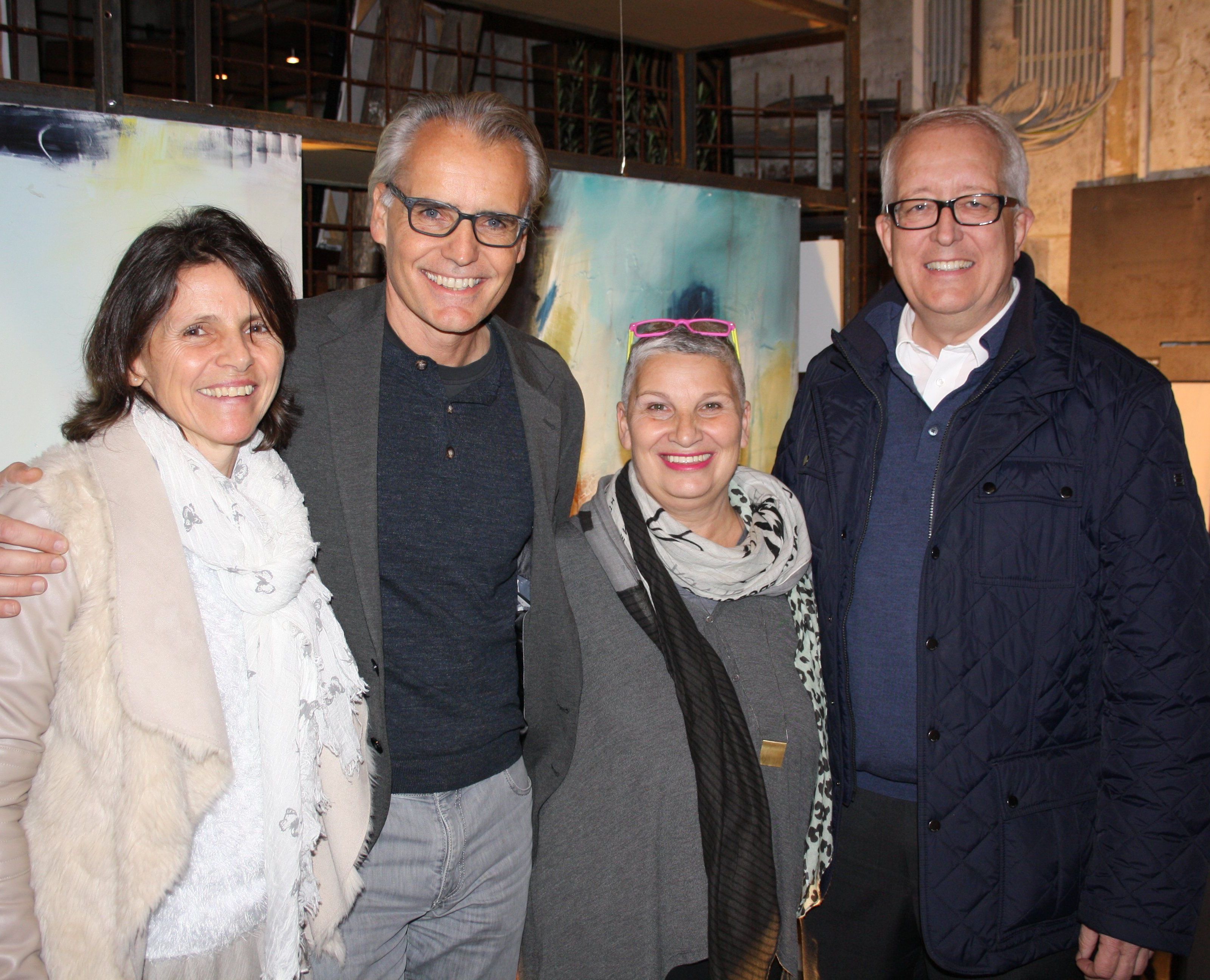 Heidi und Thomas Vogler (Galerie Papillon), Künstlerin Agi Huber und Bürgermeister Michael Simma. Heidi und Thomas Vogler (Galerie Papillon), Künstlerin Agi Huber und Bürgermeister Michael Simma.