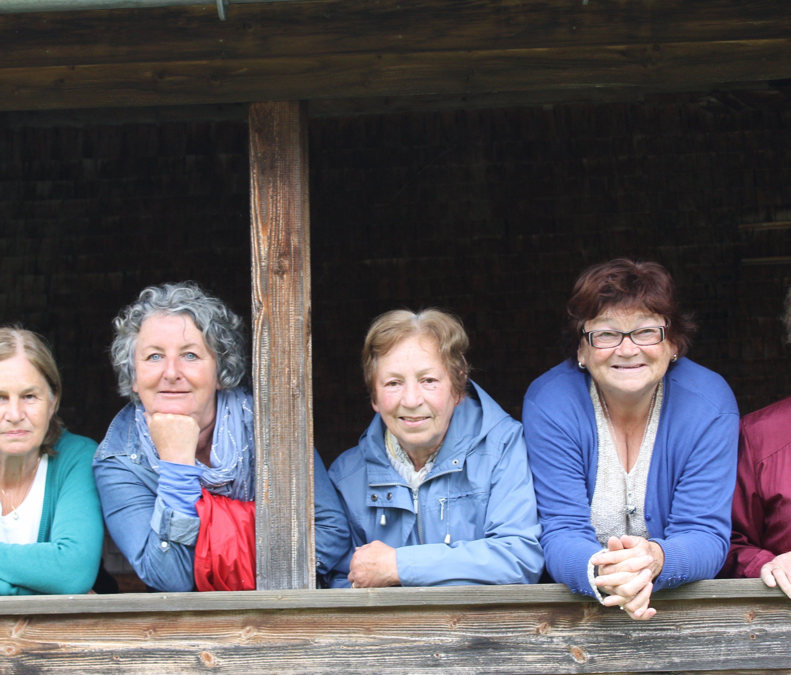 Die Blumenegger Mundartfrauen freuen sich auf die Lesung in Bludesch Die Blumenegger Mundartfrauen freuen sich auf die Lesung in Bludesch