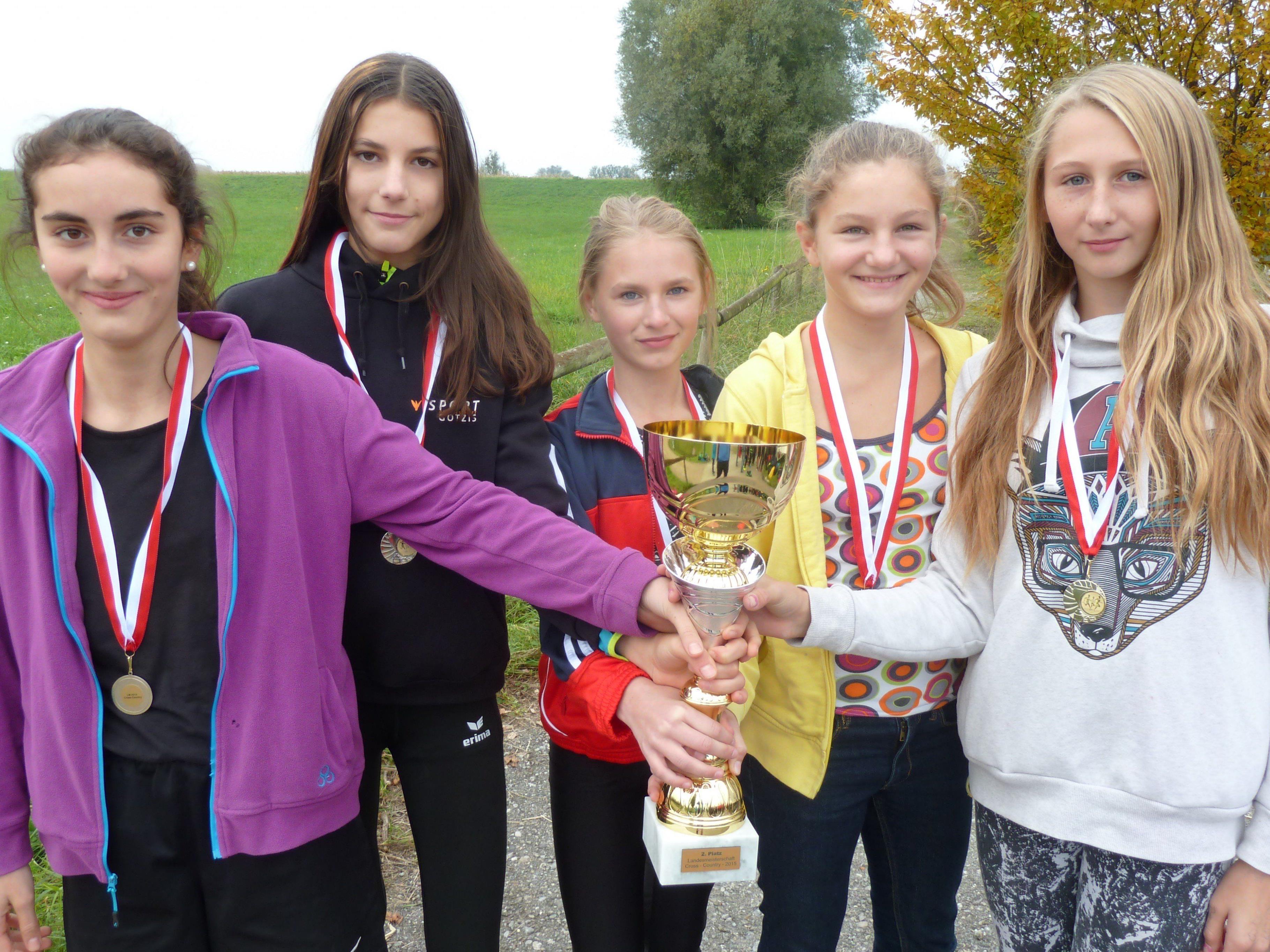 Das Crosslauf-Mädchenteam der Mittelschule Götzis