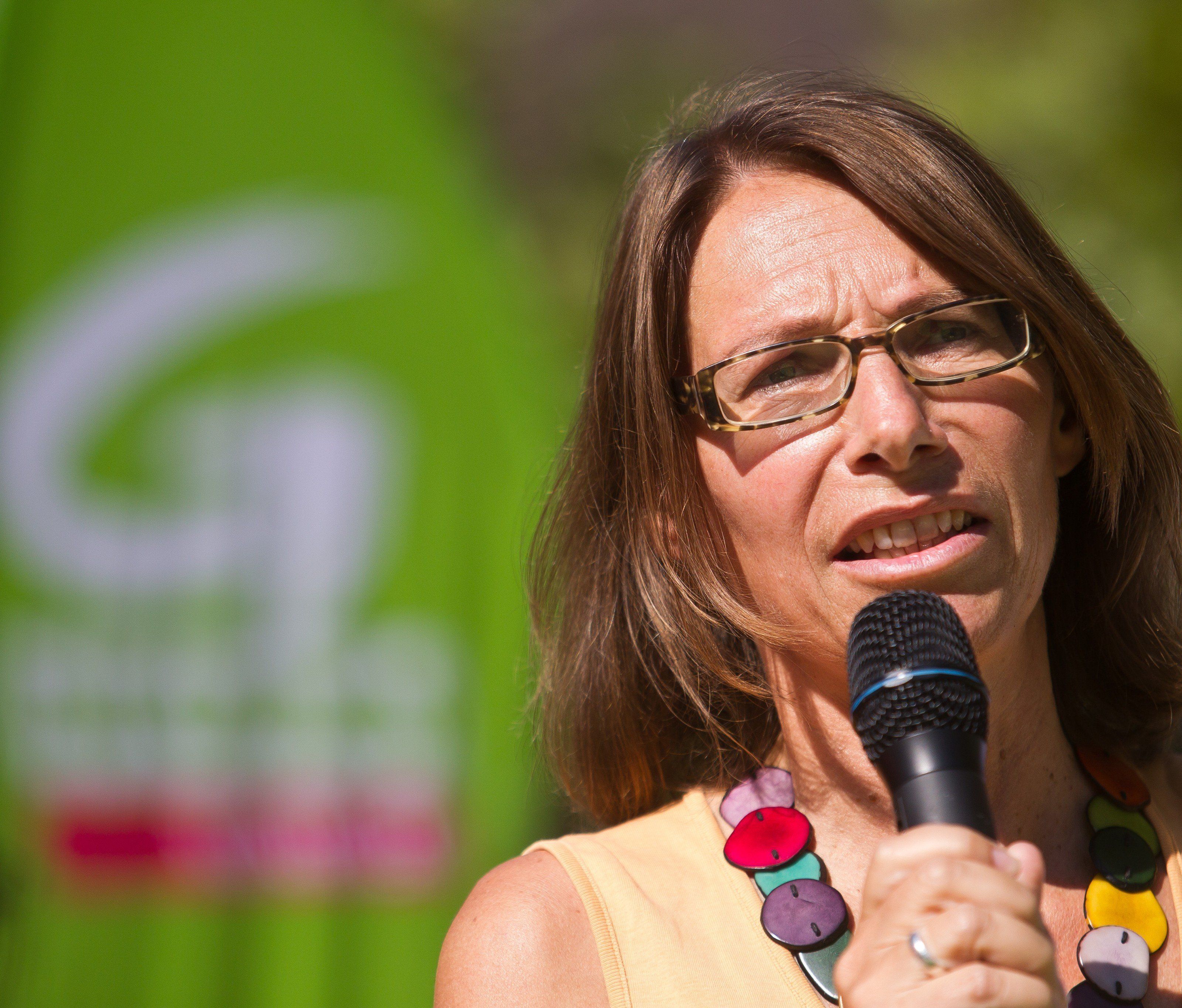 Alton übt heftige Kritik. Alton übt heftige Kritik.