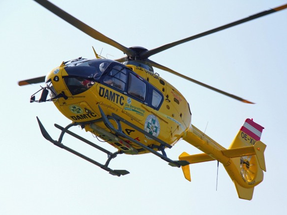 Der Verletzte wurde mit dem Rettungshubschrauber C8 geborgen und ins LKH Bludenz eingeliefert. Der Verletzte wurde mit dem Rettungshubschrauber C8 geborgen und ins LKH Bludenz eingeliefert.