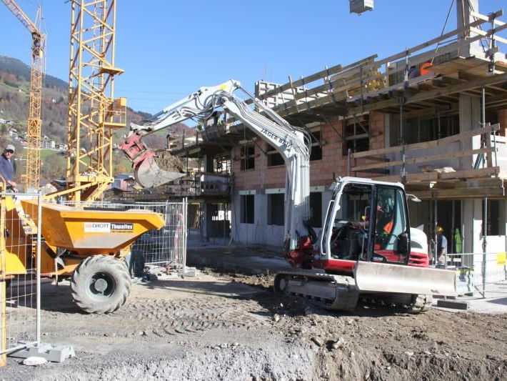 Der „Ill-Litz Hof“ an der Batloggstraße sieht 30 Wohnungen vor. Daneben entstehen zwei Vogewosi-Objekte, drei weitere sind geplant. Der „Ill-Litz Hof“ an der Batloggstraße sieht 30 Wohnungen vor. Daneben entstehen zwei Vogewosi-Objekte, drei weitere sind geplant.