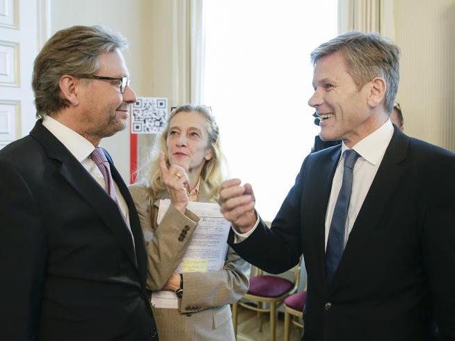 ORF-Generaldirektor Alexander Wrabetz, ORF-Fernsehdirektorin Kathrin Zechner und Medienminister Josef Ostermayer ORF-Generaldirektor Alexander Wrabetz, ORF-Fernsehdirektorin Kathrin Zechner und Medienminister Josef Ostermayer