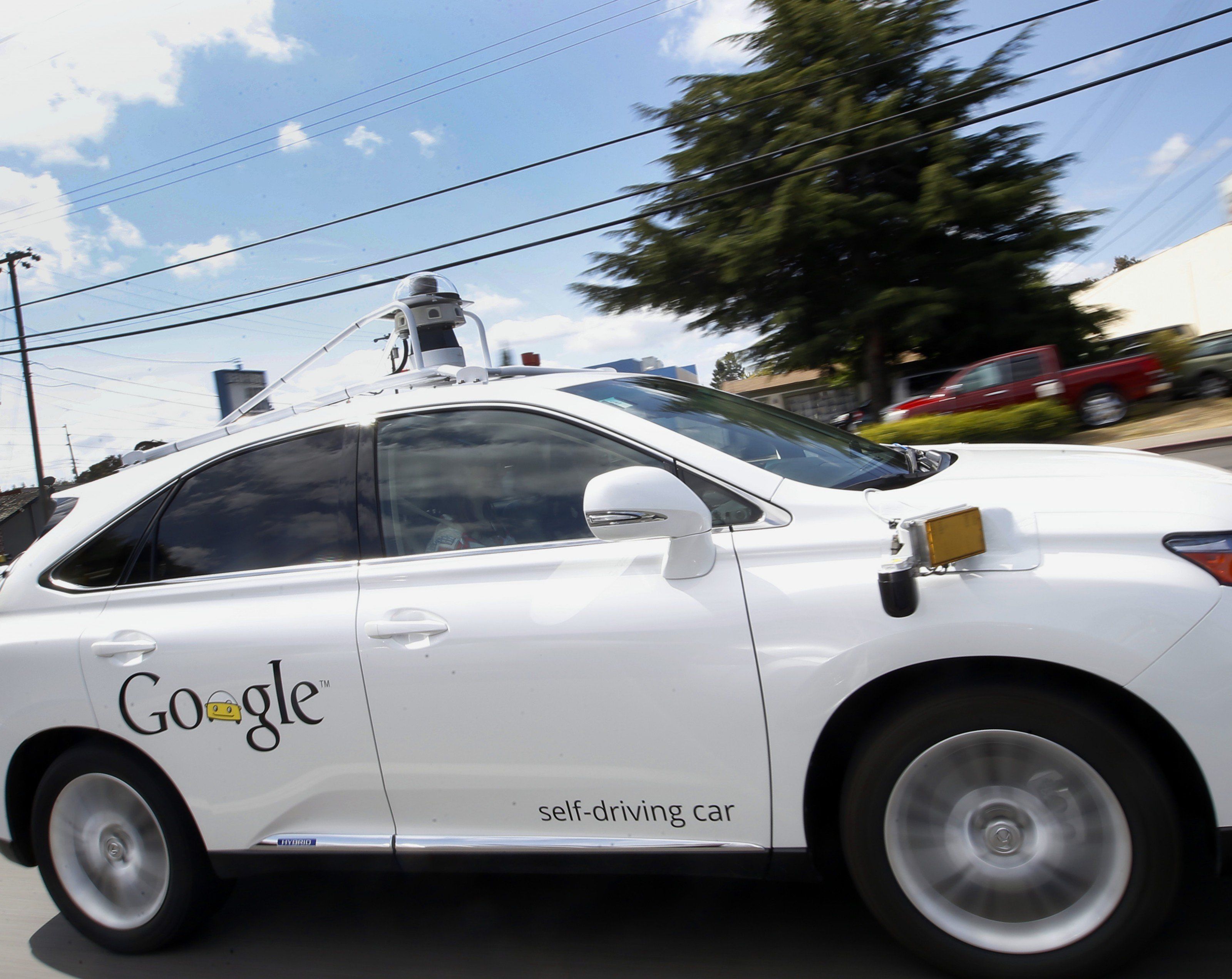 Google-Auto hielt den Verkehr auf. Google-Auto hielt den Verkehr auf.