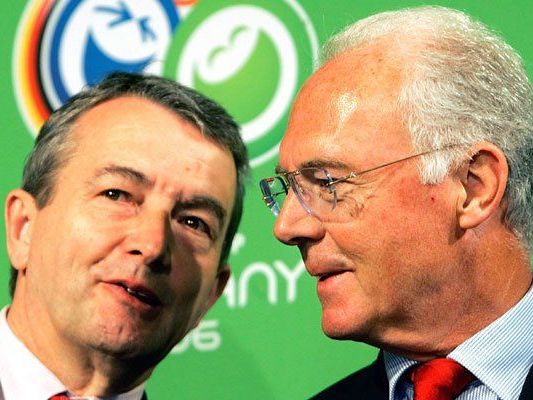Niersbach (l.) und Beckenbauer im Zwielicht. (Archivbild 2006) Niersbach (l.) und Beckenbauer im Zwielicht. (Archivbild 2006)