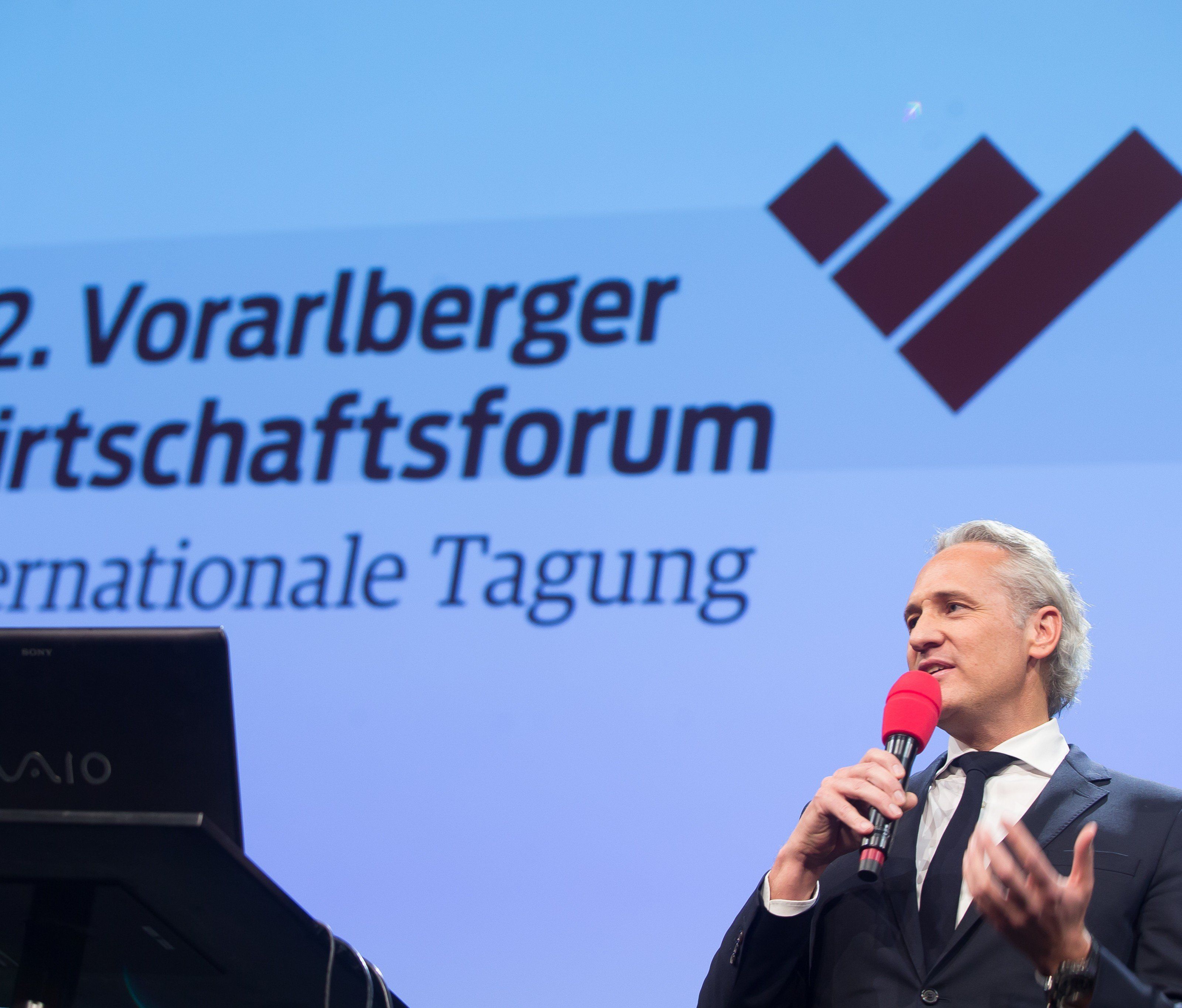 Martin Ohneberg, im Bild auf dem 32. Vorarlberger Wirtschaftsforum, fordert im Interview mit dem Wirtschaftsblatt "Taten statt Worte".