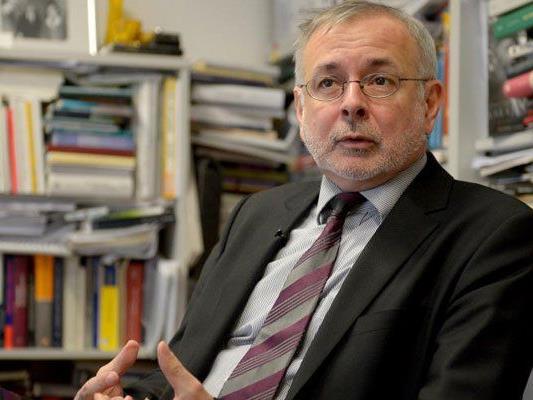 Historiker Oliver Rathkolb hat sich mit seiner Arbeit verdient gemacht. Historiker Oliver Rathkolb hat sich mit seiner Arbeit verdient gemacht.