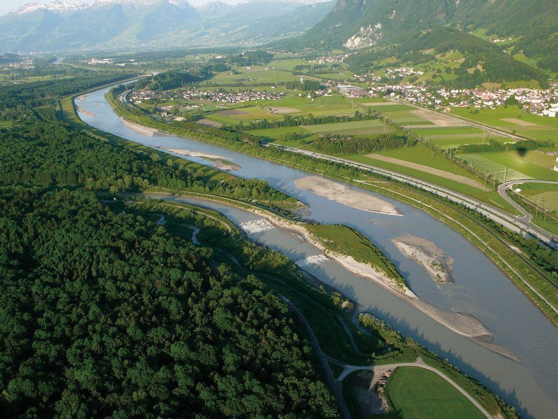 Das Hochwasserschutzprojekt Rhesi zeige, dass sowohl Hochwasserschutz als auch die Trinkwasserversorgung keine Staatsgrenzen kennen. Das Hochwasserschutzprojekt Rhesi zeige, dass sowohl Hochwasserschutz als auch die Trinkwasserversorgung keine Staatsgrenzen kennen.