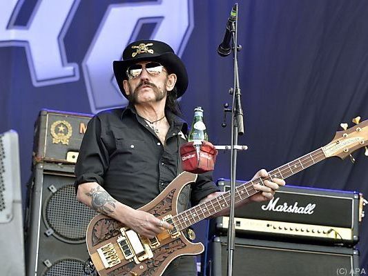 Lemmy Kilmister bei einem Auftritt in Frankreich im Sommer 2015 Lemmy Kilmister bei einem Auftritt in Frankreich im Sommer 2015