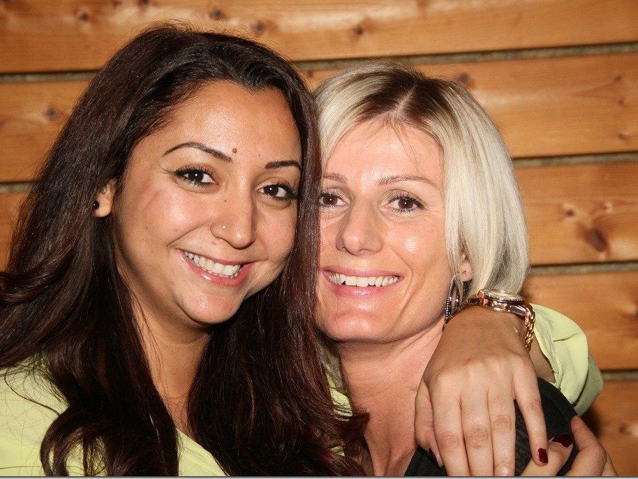 Gülten und Cindy genießen das Masters in vollen Zügen Gülten und Cindy genießen das Masters in vollen Zügen