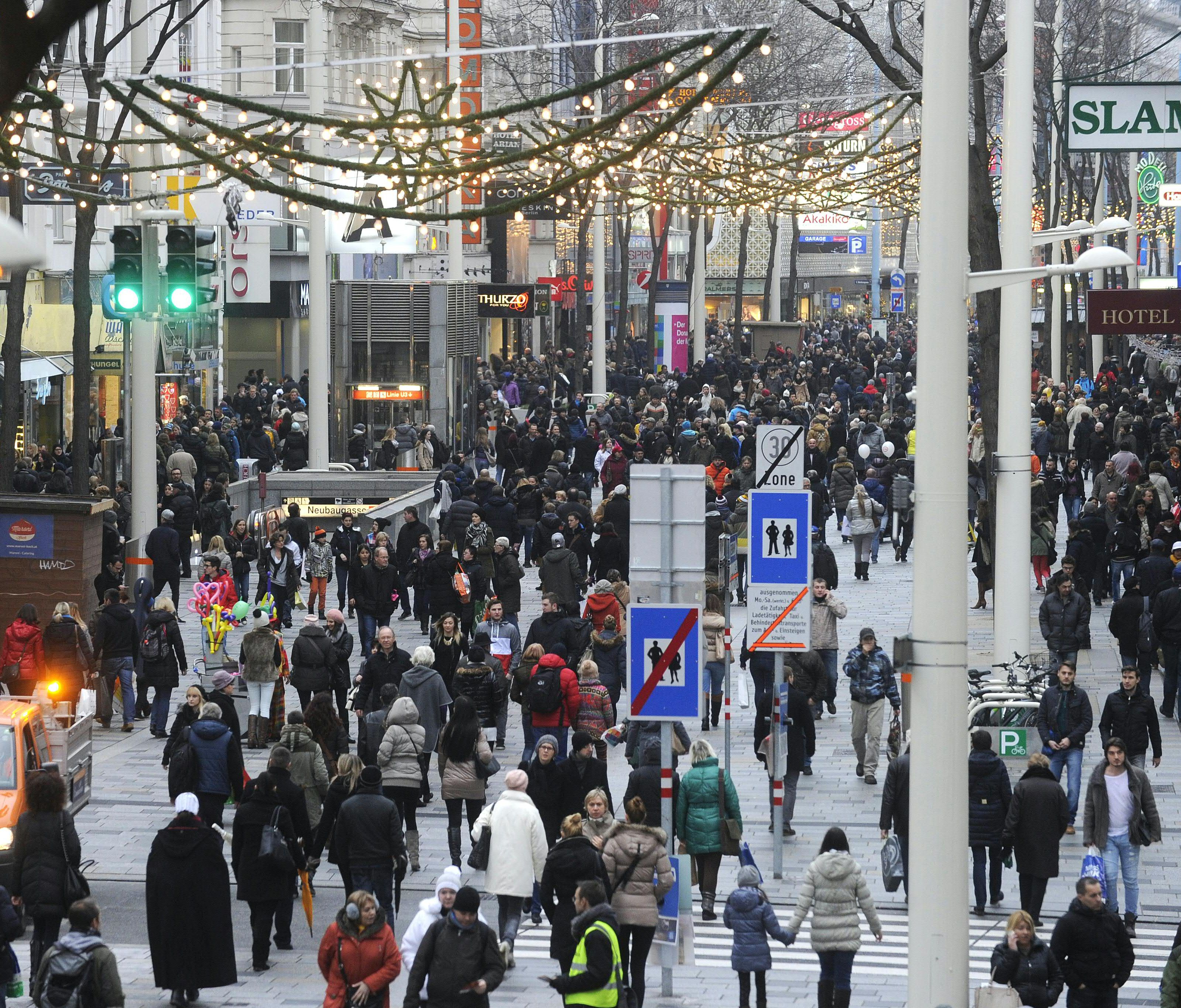 4. Einkaufssamstag - Hohe Kundenfrequenz in St. Pölten und in Wien 4. Einkaufssamstag - Hohe Kundenfrequenz in St. Pölten und in Wien