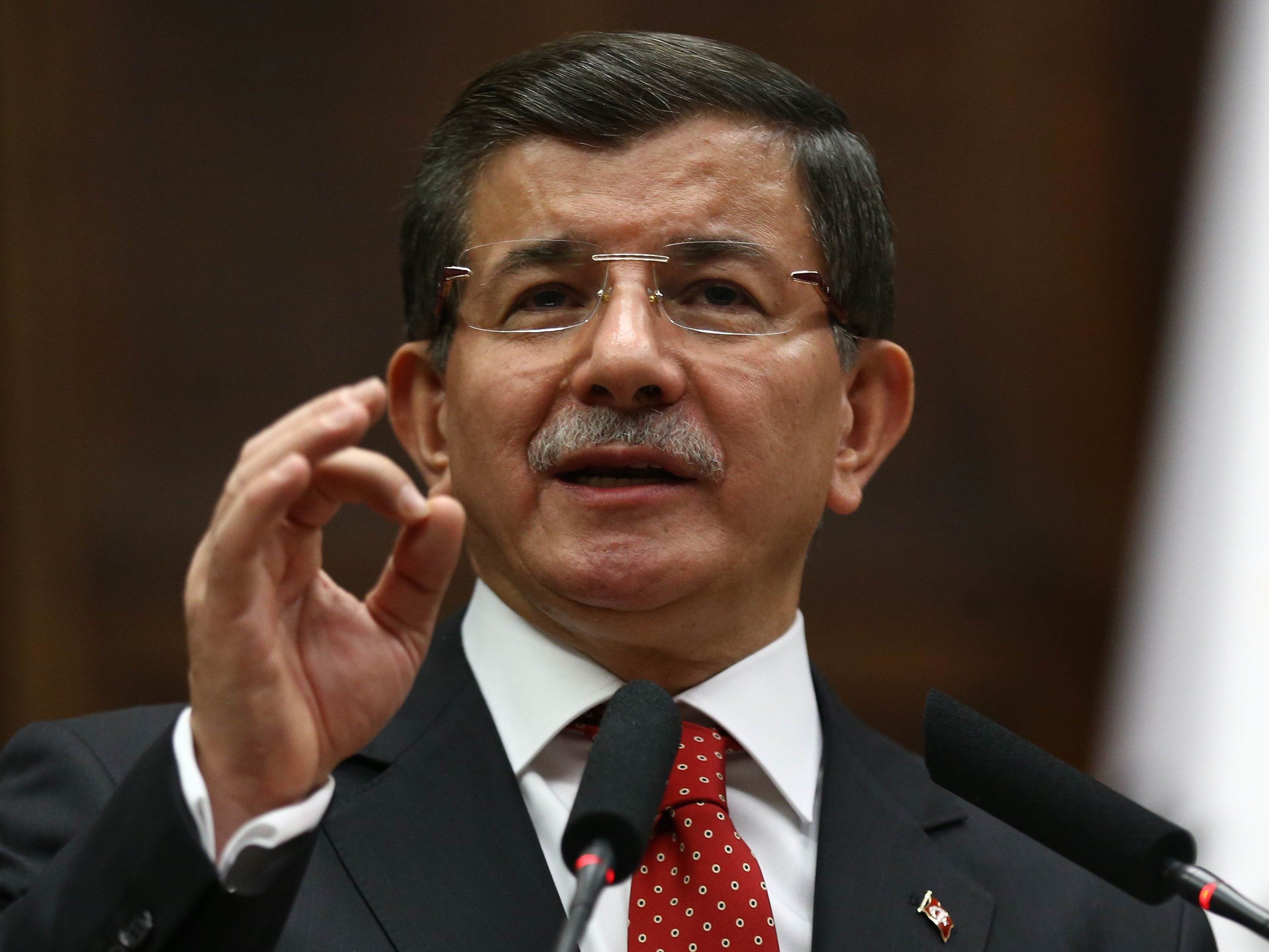 Davutoglu: Syrisches Staatsgebiet darf nicht Teil "russischer imperialistischer Ziele" werden. Davutoglu: Syrisches Staatsgebiet darf nicht Teil "russischer imperialistischer Ziele" werden.